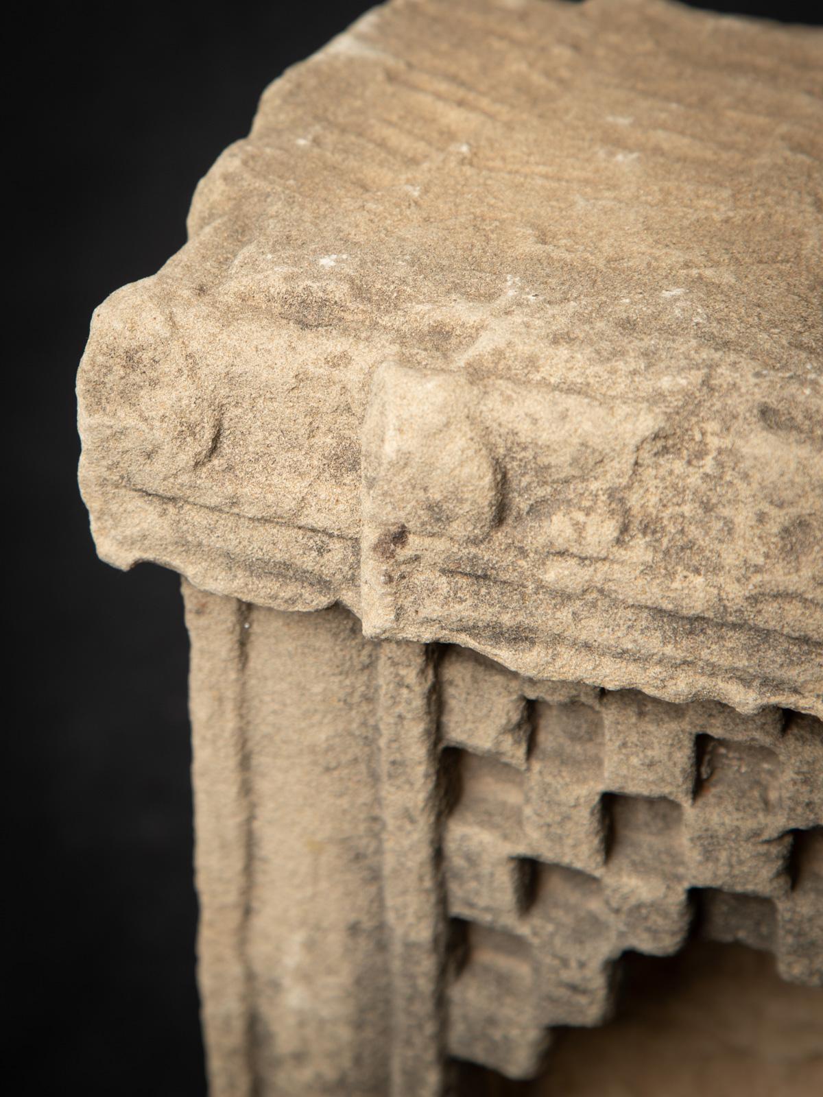 temple ancien d'Inde du 19ème siècle  OriginalBuddhas en vente 5