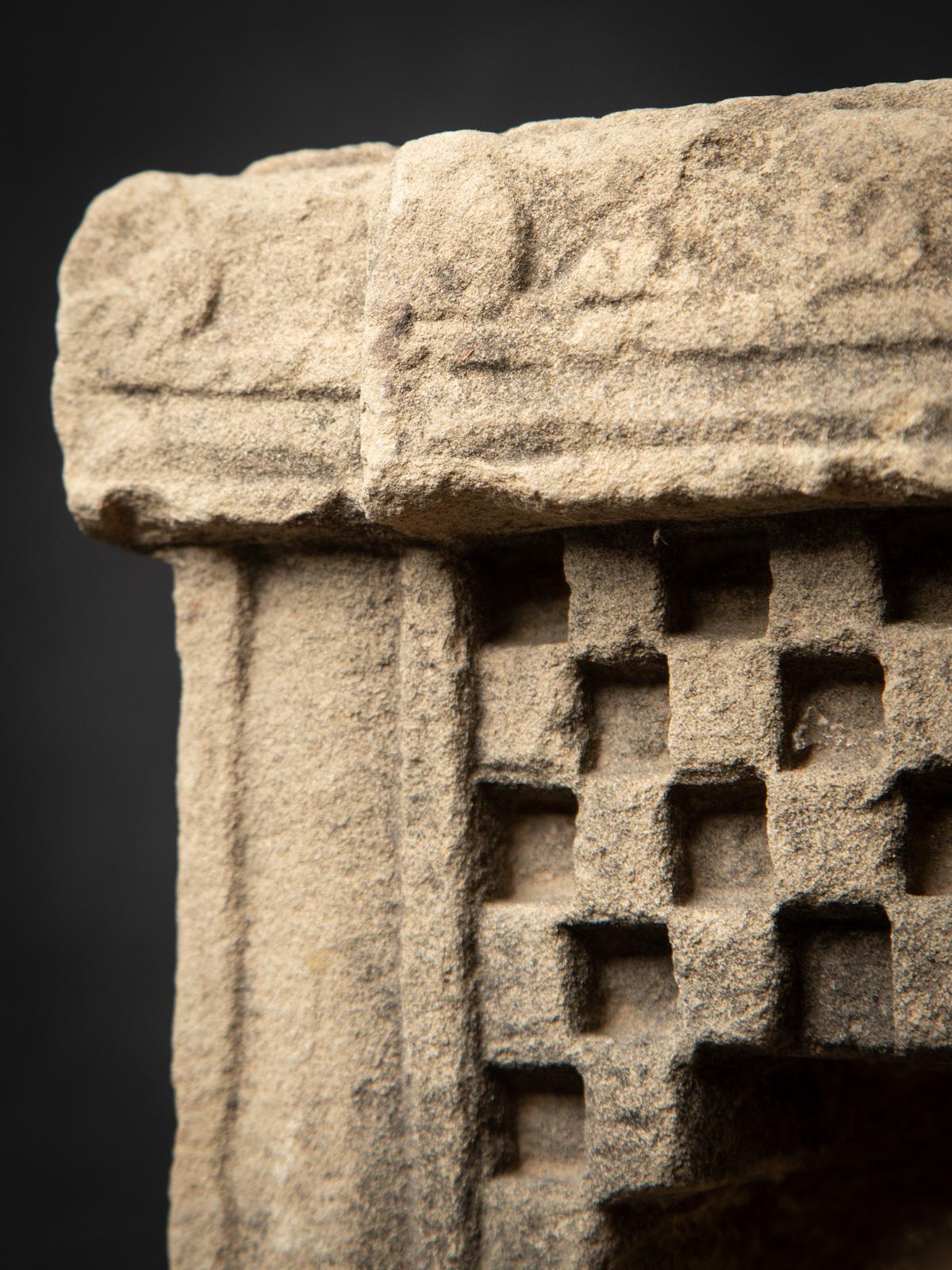 temple ancien d'Inde du 19ème siècle  OriginalBuddhas en vente 7