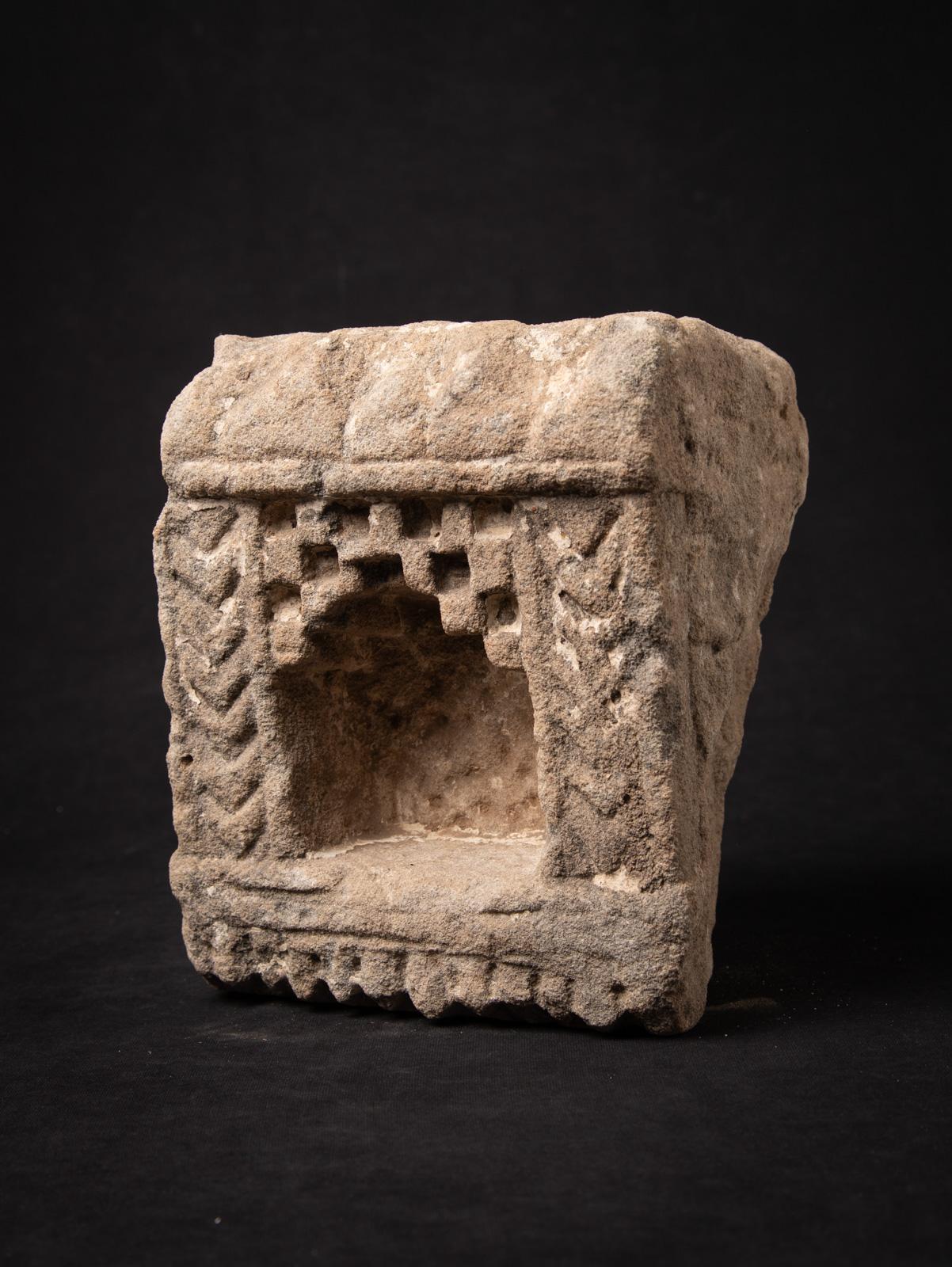 temple ancien d'Inde du 19ème siècle - Bouddhas originaux en vente 9