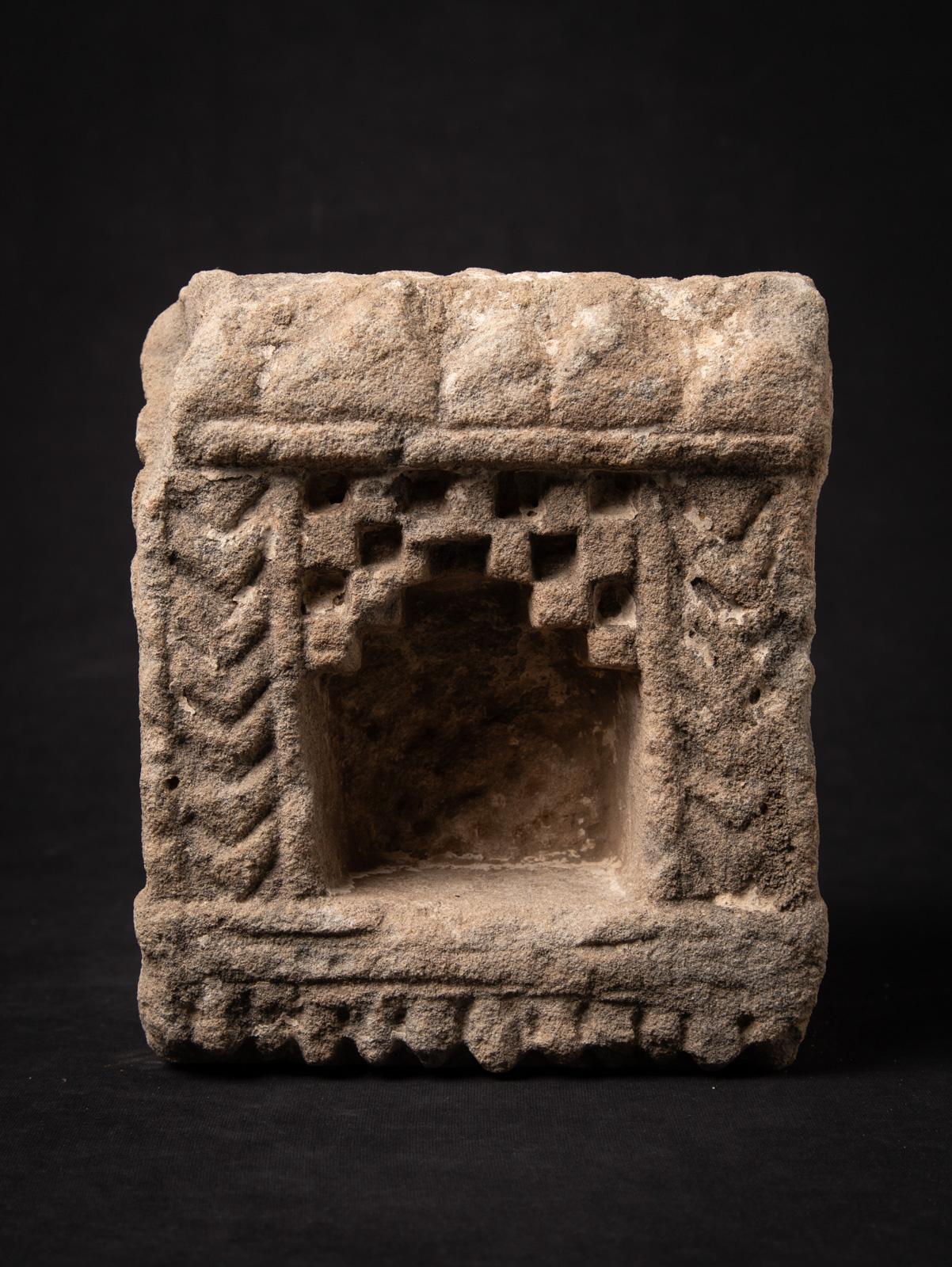 temple ancien d'Inde du 19ème siècle - Bouddhas originaux en vente 10