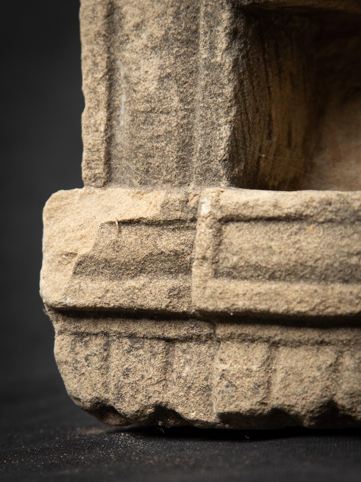 temple ancien d'Inde du 19ème siècle  OriginalBuddhas en vente 11