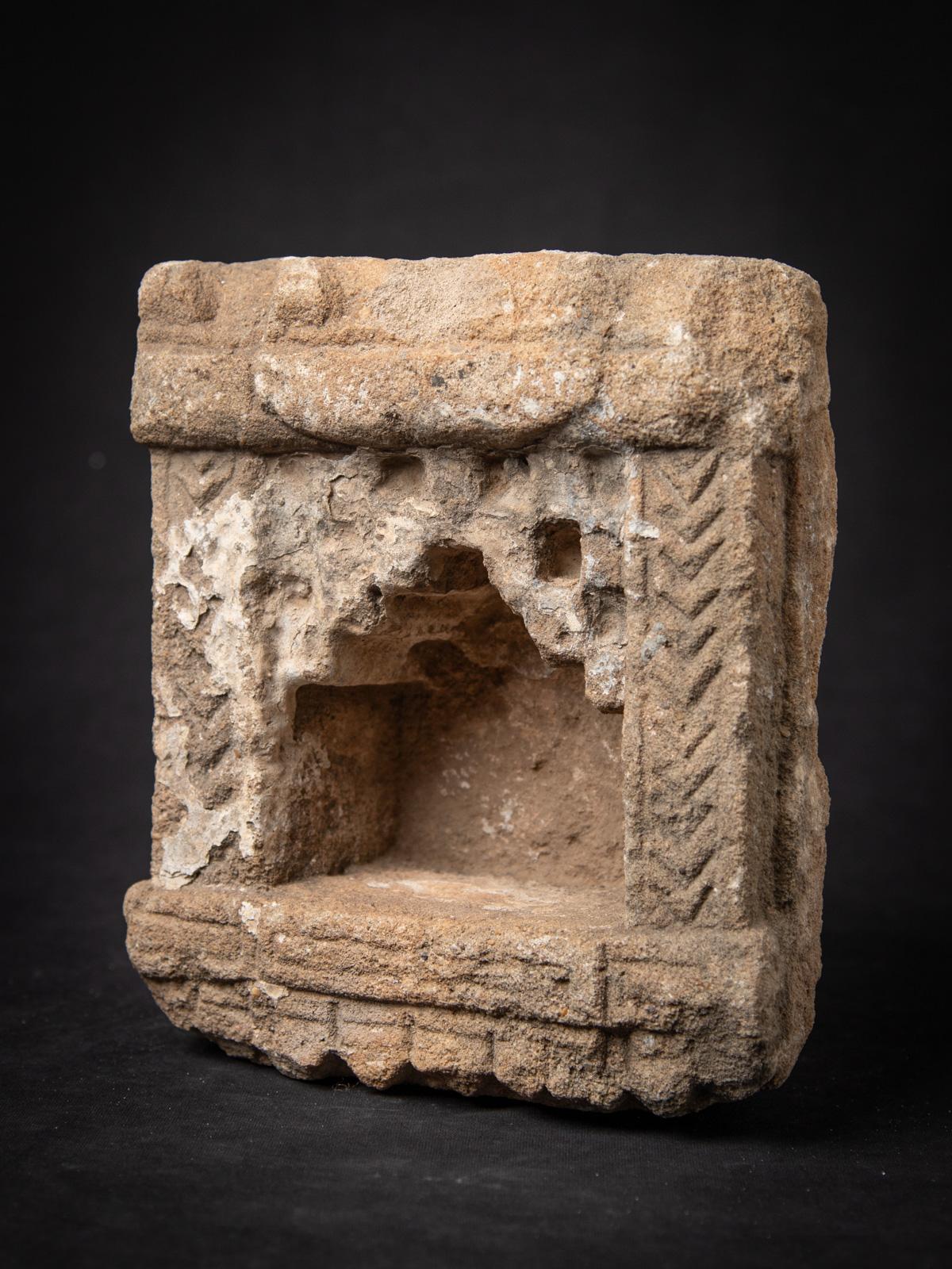 Discover the timeless elegance of this antique sandstone temple from India, a beautifully crafted 19th-century artifact. Made from solid sandstone, this exquisite piece stands 24.7 cm high, 21.9 cm wide, and 17 cm deep, with a substantial weight of