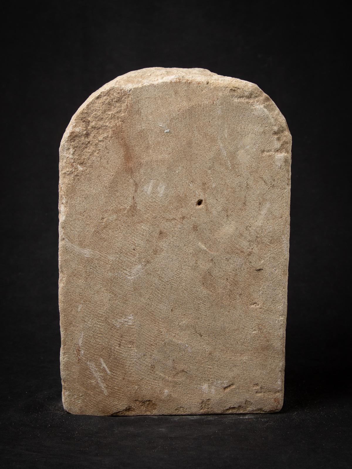 Antique sandstone temple from India from 19 Century  OriginalBuddhas In Good Condition For Sale In DEVENTER, NL