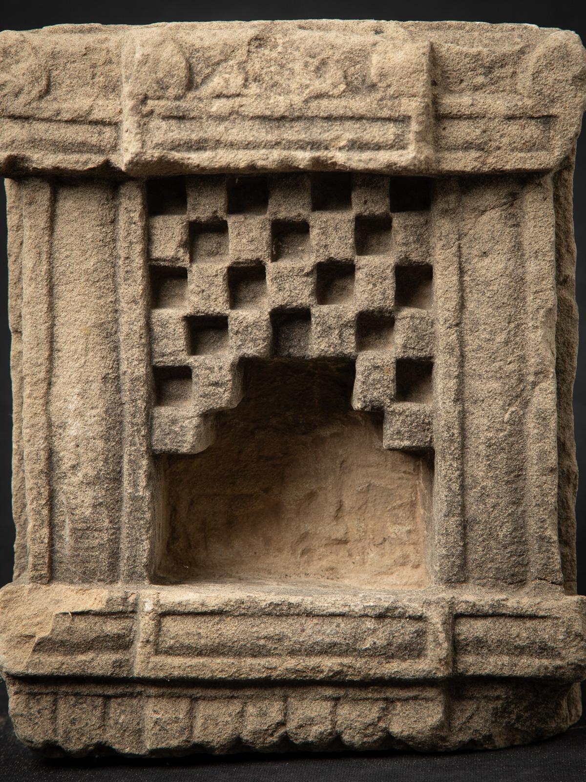 temple ancien d'Inde du 19ème siècle  OriginalBuddhas en vente 2