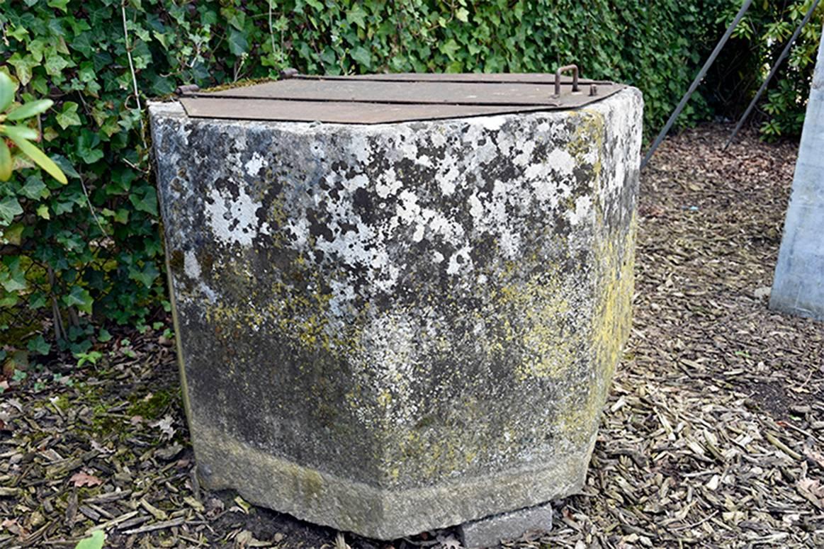 Antique Sandstone Well 18th Century with Iron Cover In Fair Condition In Udenhout, NL