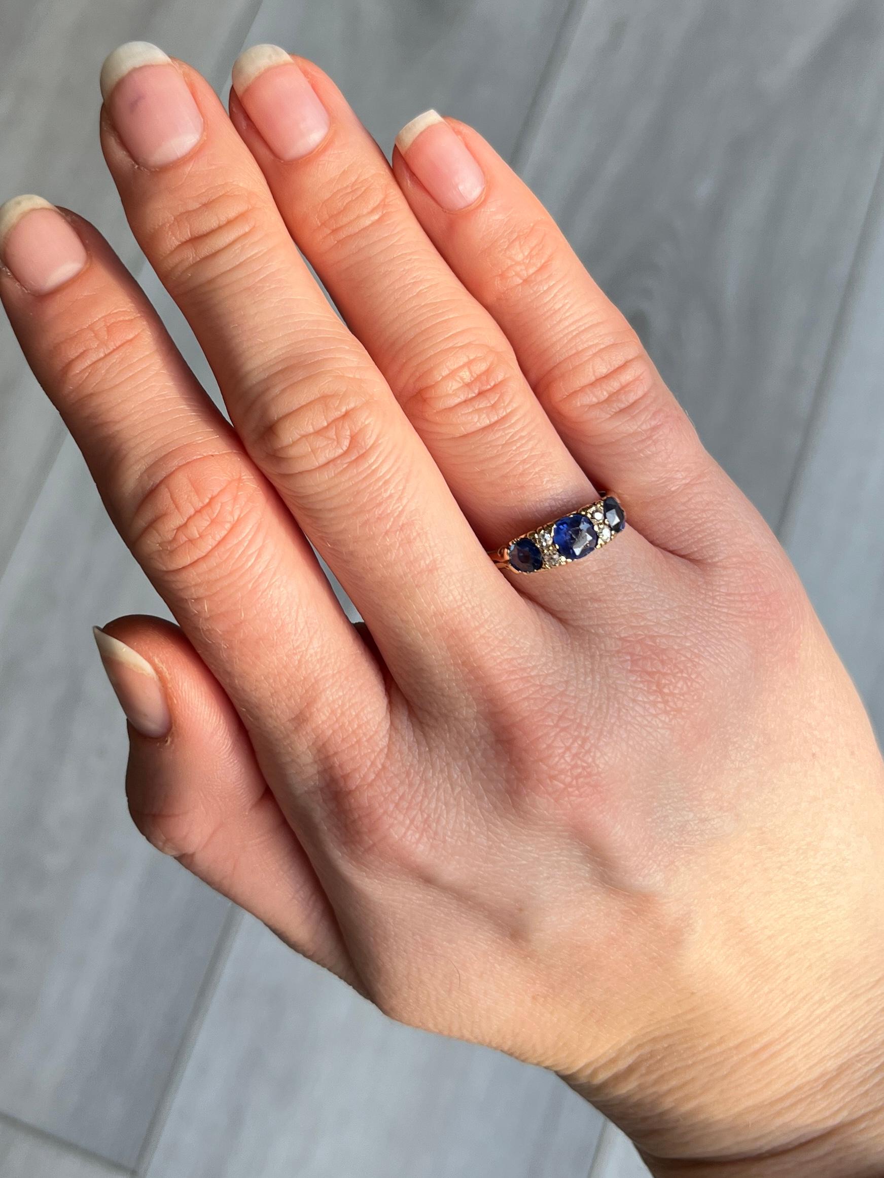 Antique Sapphire and Diamond 18 Carat Gold Three Stone Ring In Good Condition For Sale In Chipping Campden, GB