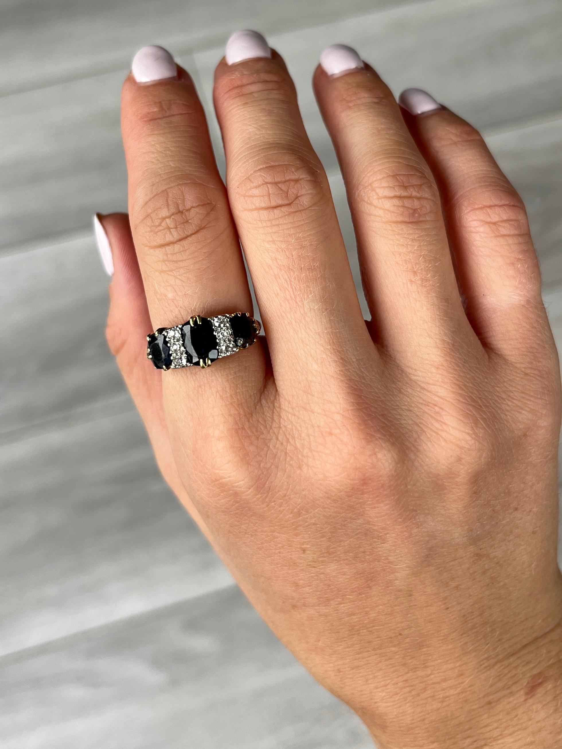 Round Cut Antique Sapphire and Diamond 18 Carat Gold Three Stone Ring For Sale