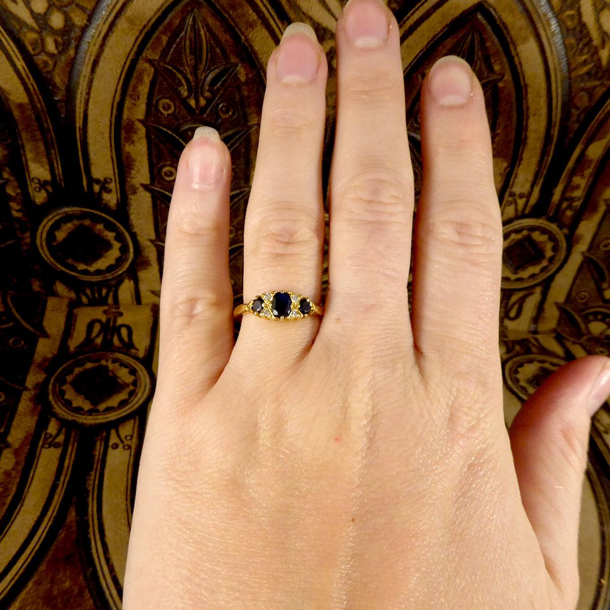 Antique Sapphire and Diamond Boat Ring in 18ct Yellow Gold In Good Condition In Yorkshire, West Yorkshire