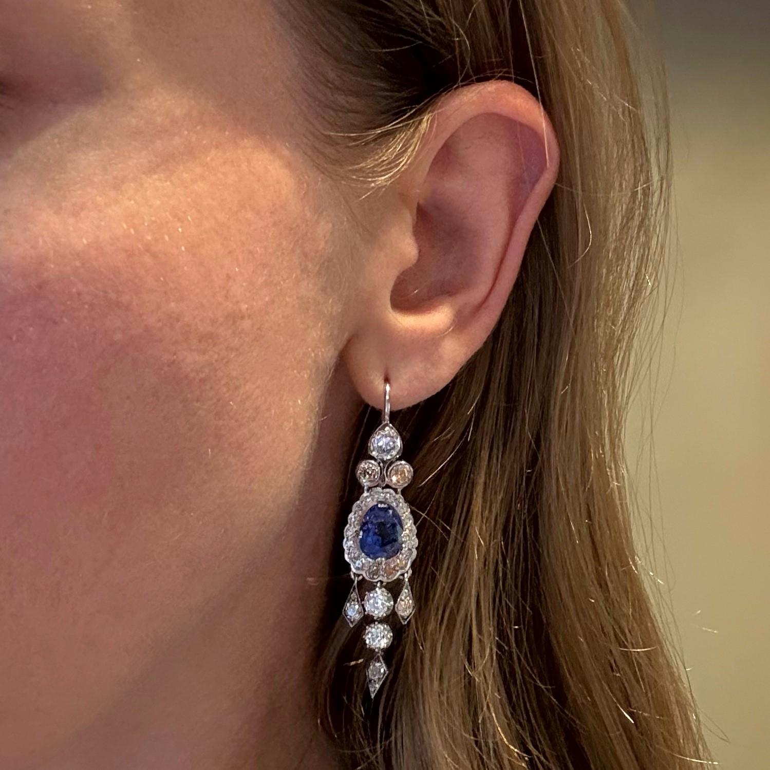 Antike Saphir- und Diamanttropfen-Ohrringe aus Platin, zertifiziert von Gübelin (Brillantschliff) im Angebot