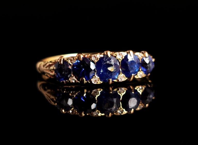 Round Cut Antique Sapphire and diamond five stone ring, 18k gold, Victorian  For Sale