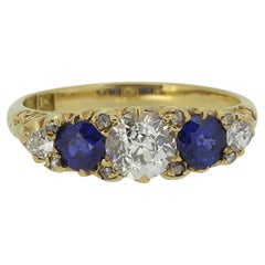 Antique bague à cinq pierres en saphir et diamant