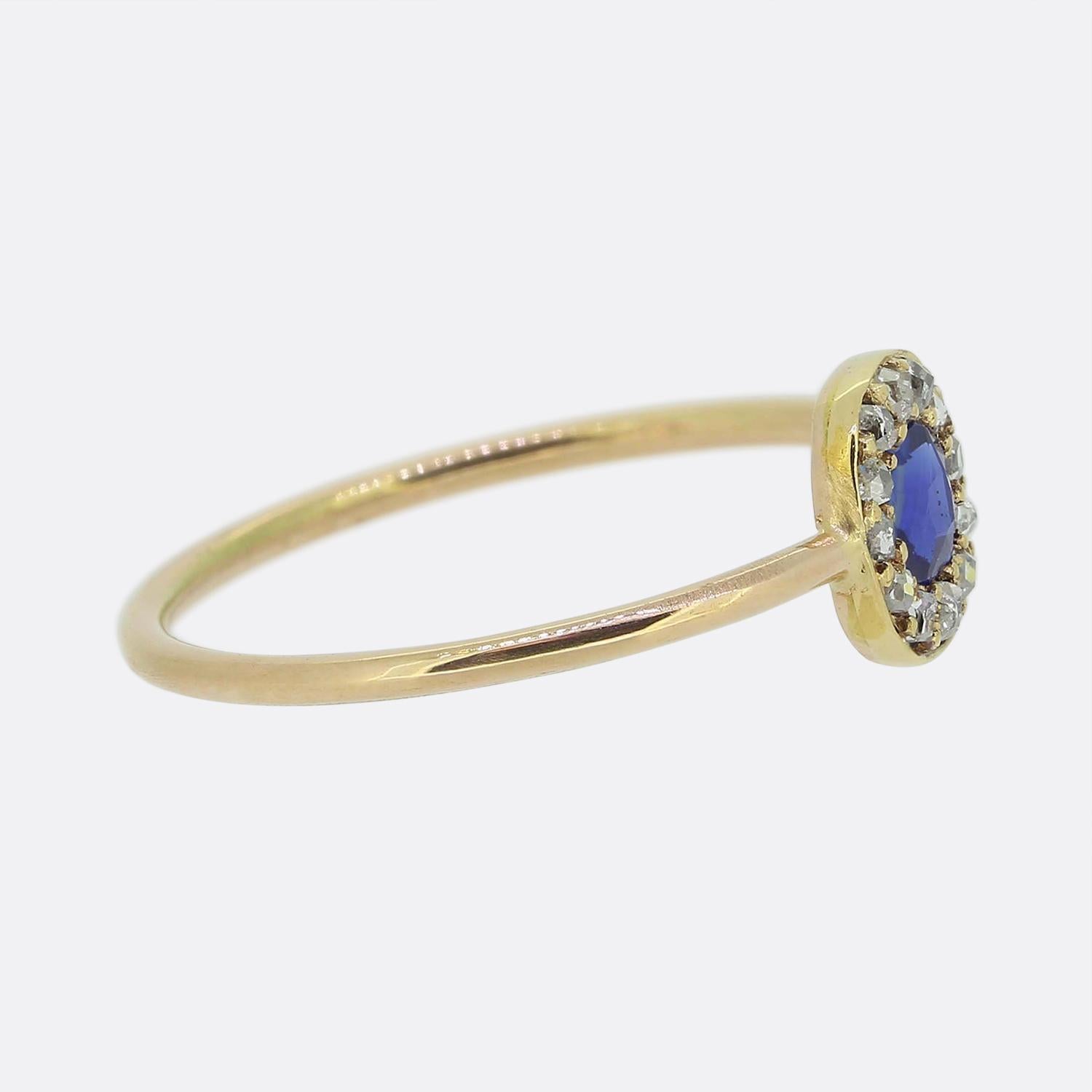 Anillo Halo Antiguo de Zafiro y Diamantes Victoriano