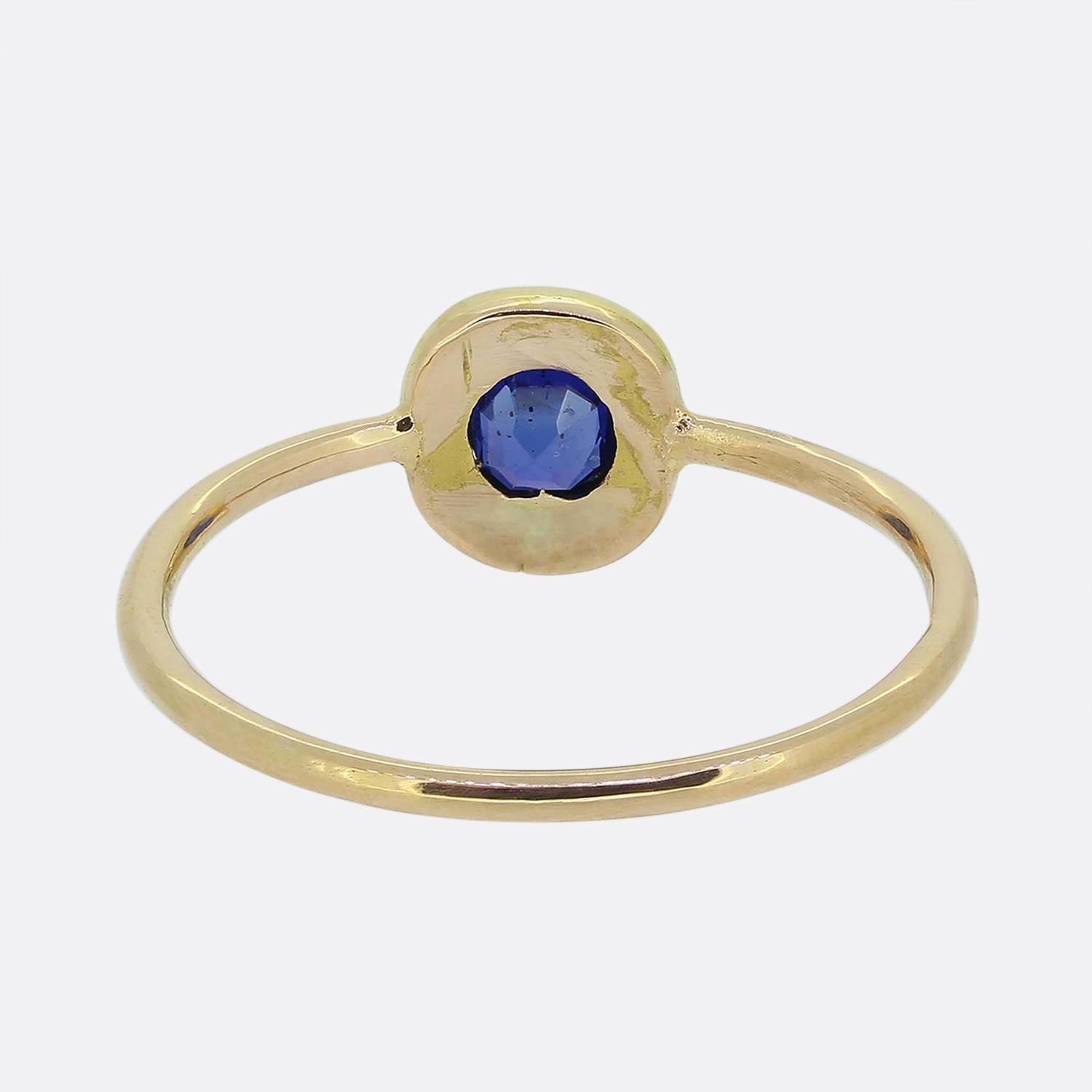 Anillo Halo Antiguo de Zafiro y Diamantes Corte redondo