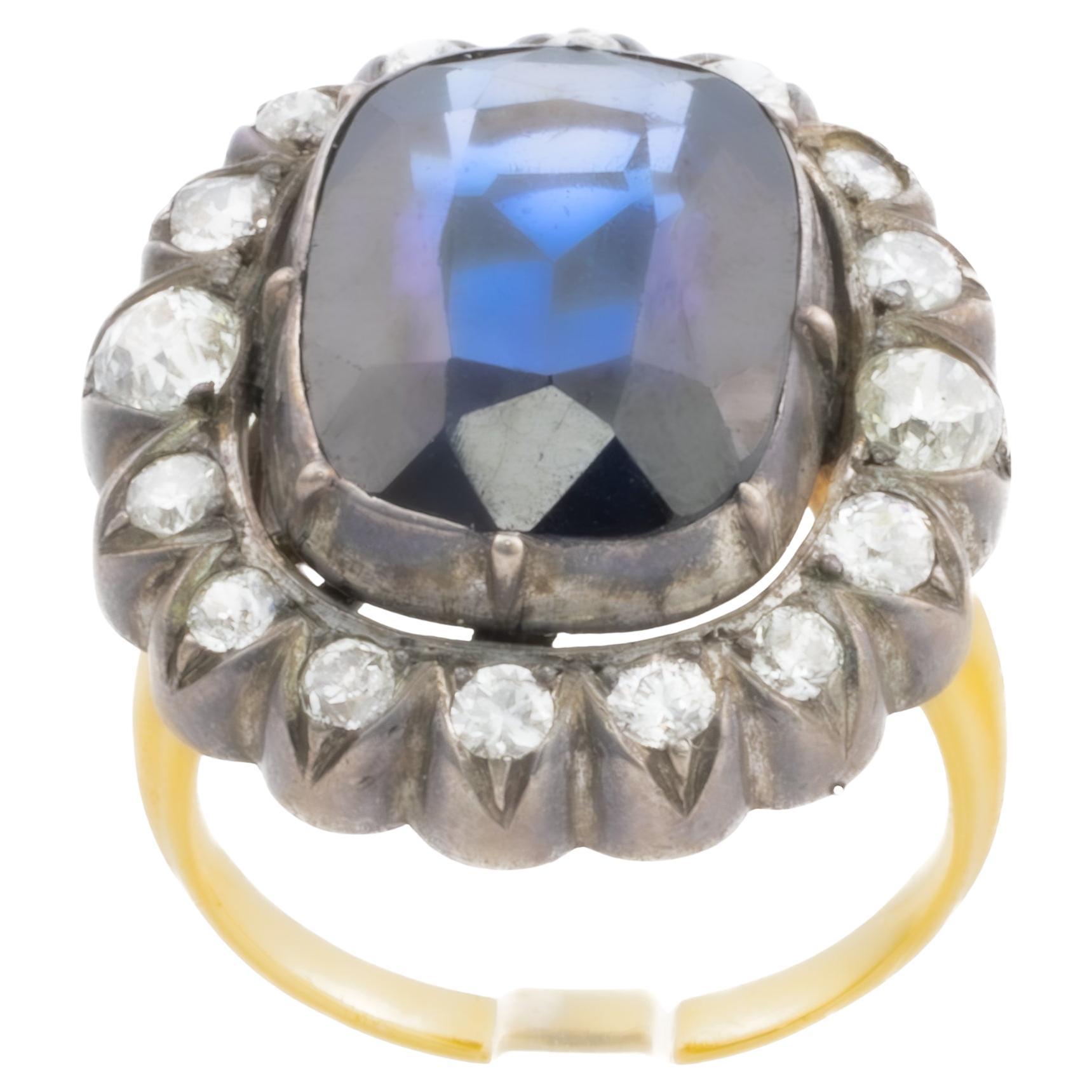 Anello aureola con zaffiro e diamante antico in vendita