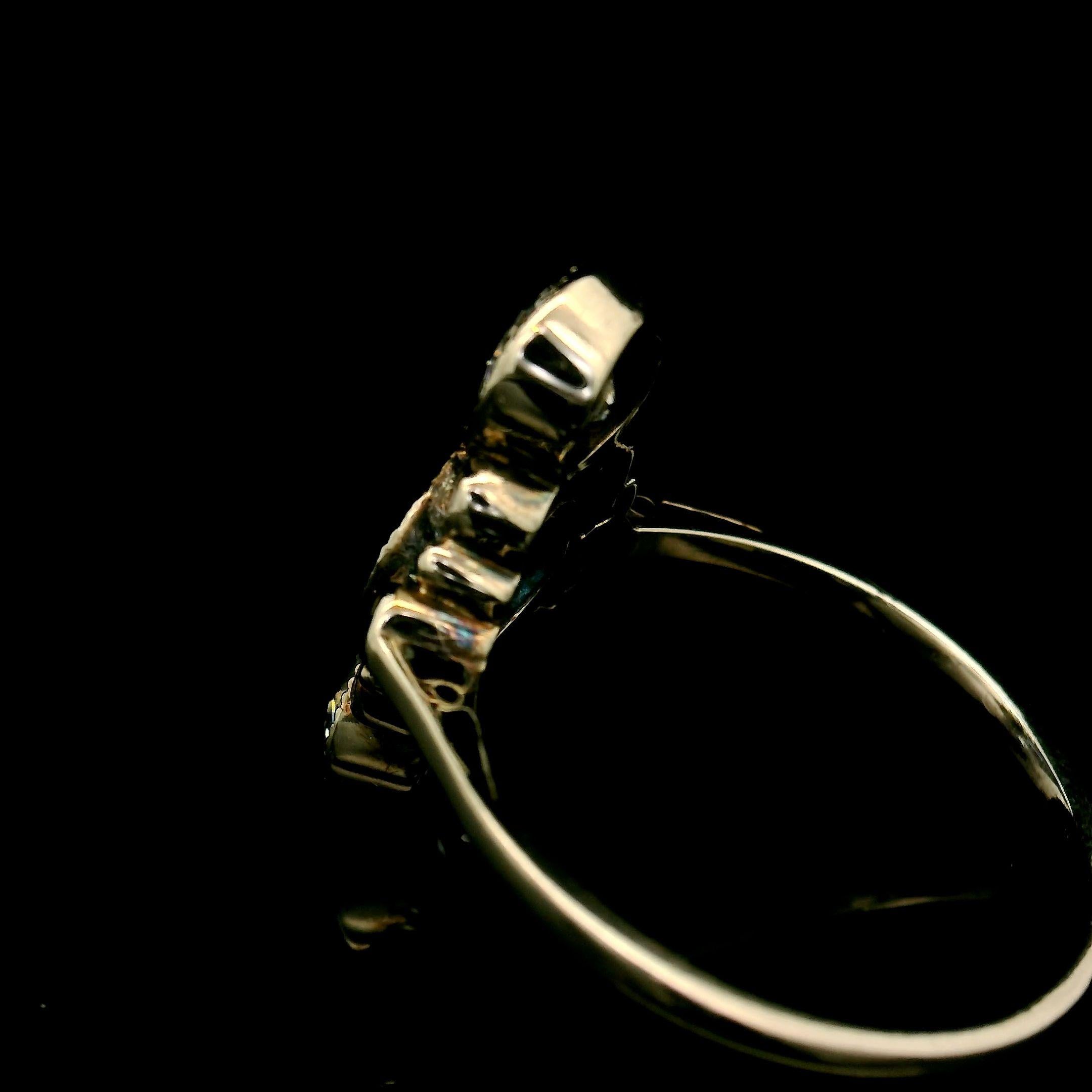 Anello antico con zaffiro e diamante In condizioni buone in vendita a Uccle, BE