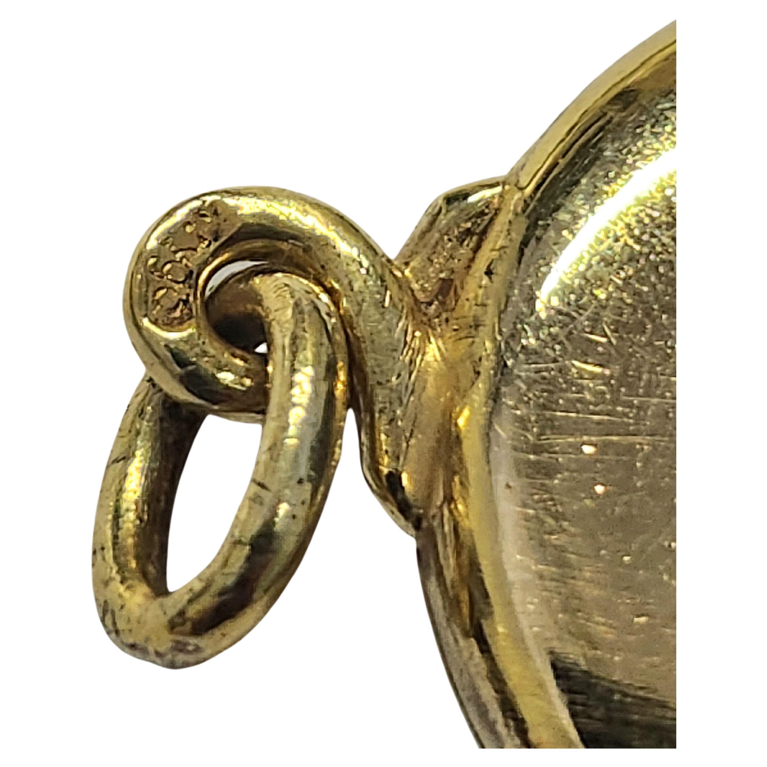 Antiguo Colgante Relicario de Oro Ruso con Zafiro y Diamantes en venta 3