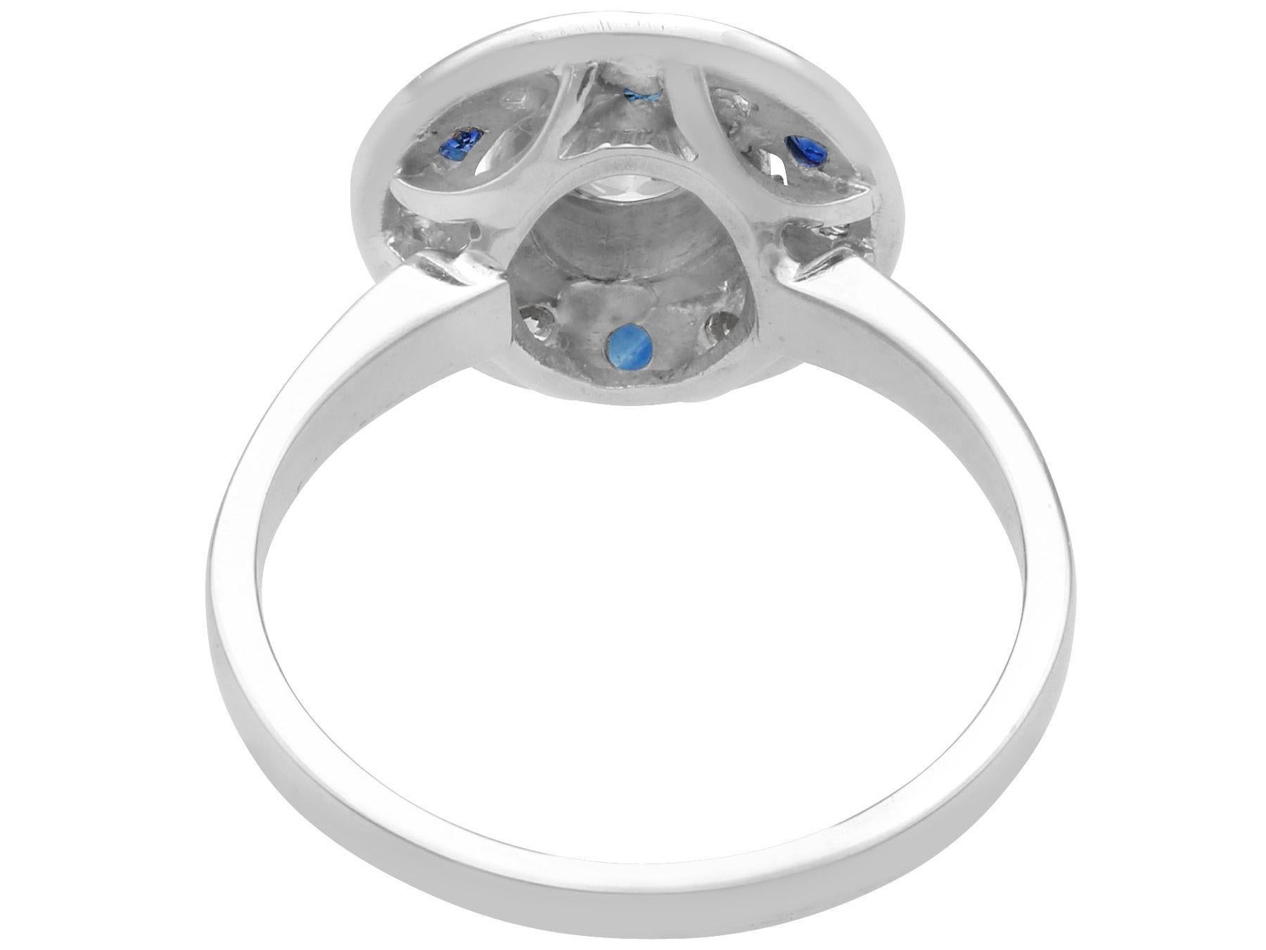 1920er Jahre Saphir- und Diamant-Cluster-Ring aus Weißgold im Zustand „Hervorragend“ im Angebot in Jesmond, Newcastle Upon Tyne