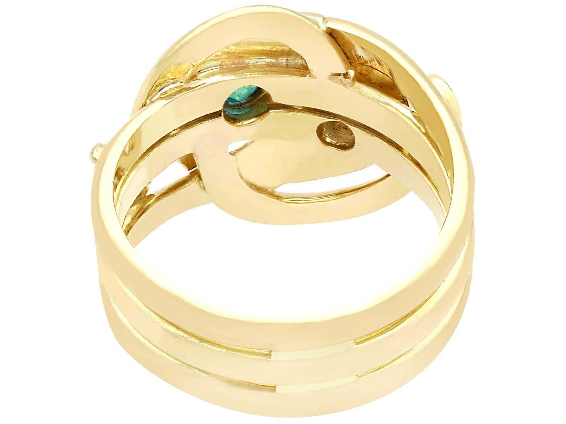 Bague torsadée serpent ancienne en or jaune, saphir et diamants Unisexe en vente