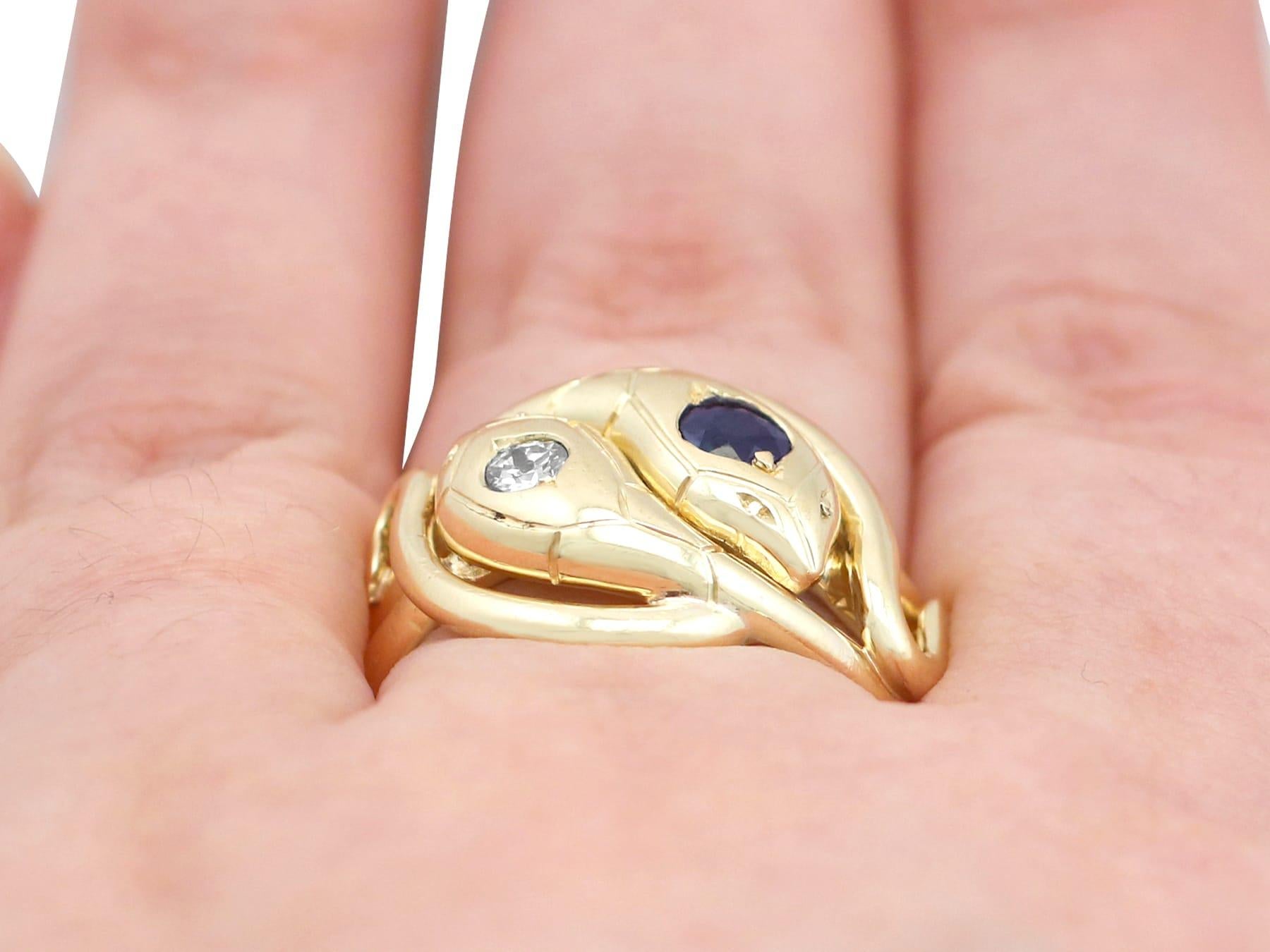 Bague torsadée serpent ancienne en or jaune, saphir et diamants en vente 5