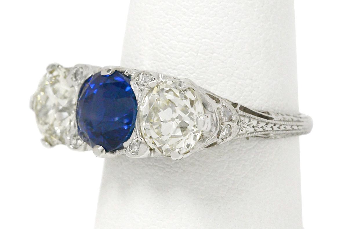 Round Cut Antique Sapphire Diamond 3 Stone Engagement Ring 6 Carats Art Deco 1920 Platinum