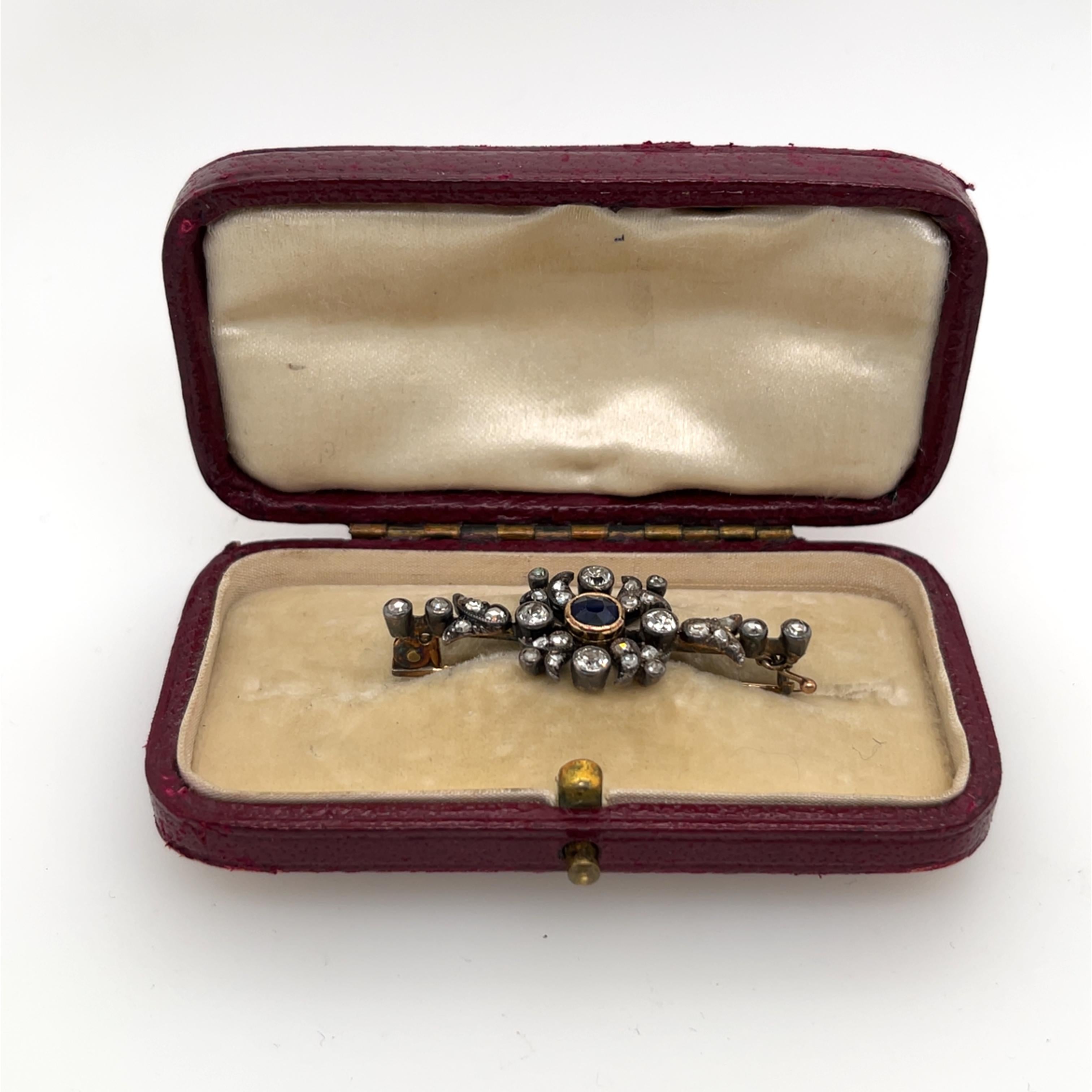 Antike Brosche mit Saphiren und Diamanten, gefasst in 14 Karat Weißgold und Silber für Damen oder Herren im Angebot