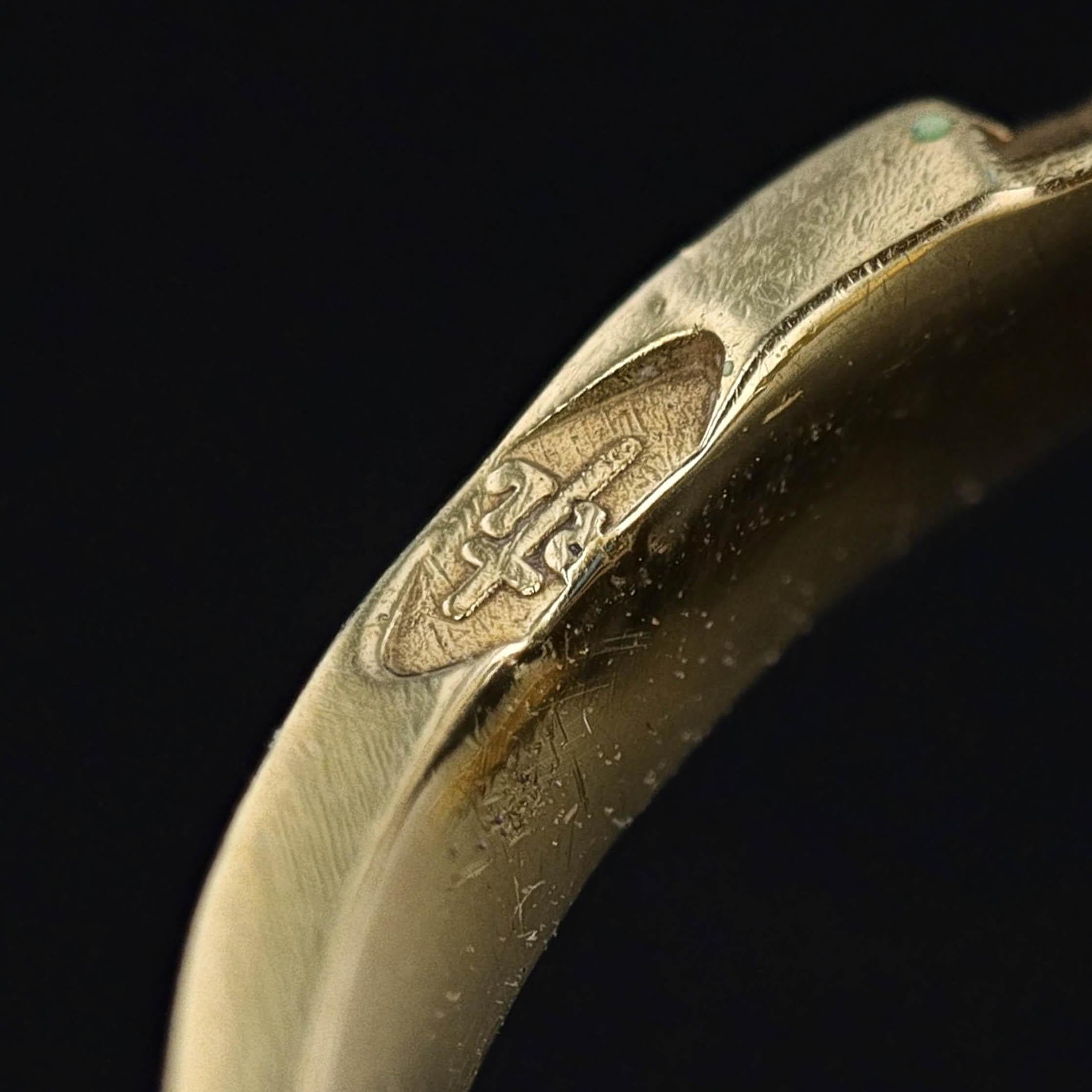 Cabochon Antique Sapphire & Enamel Ring of 18k Gold For Sale