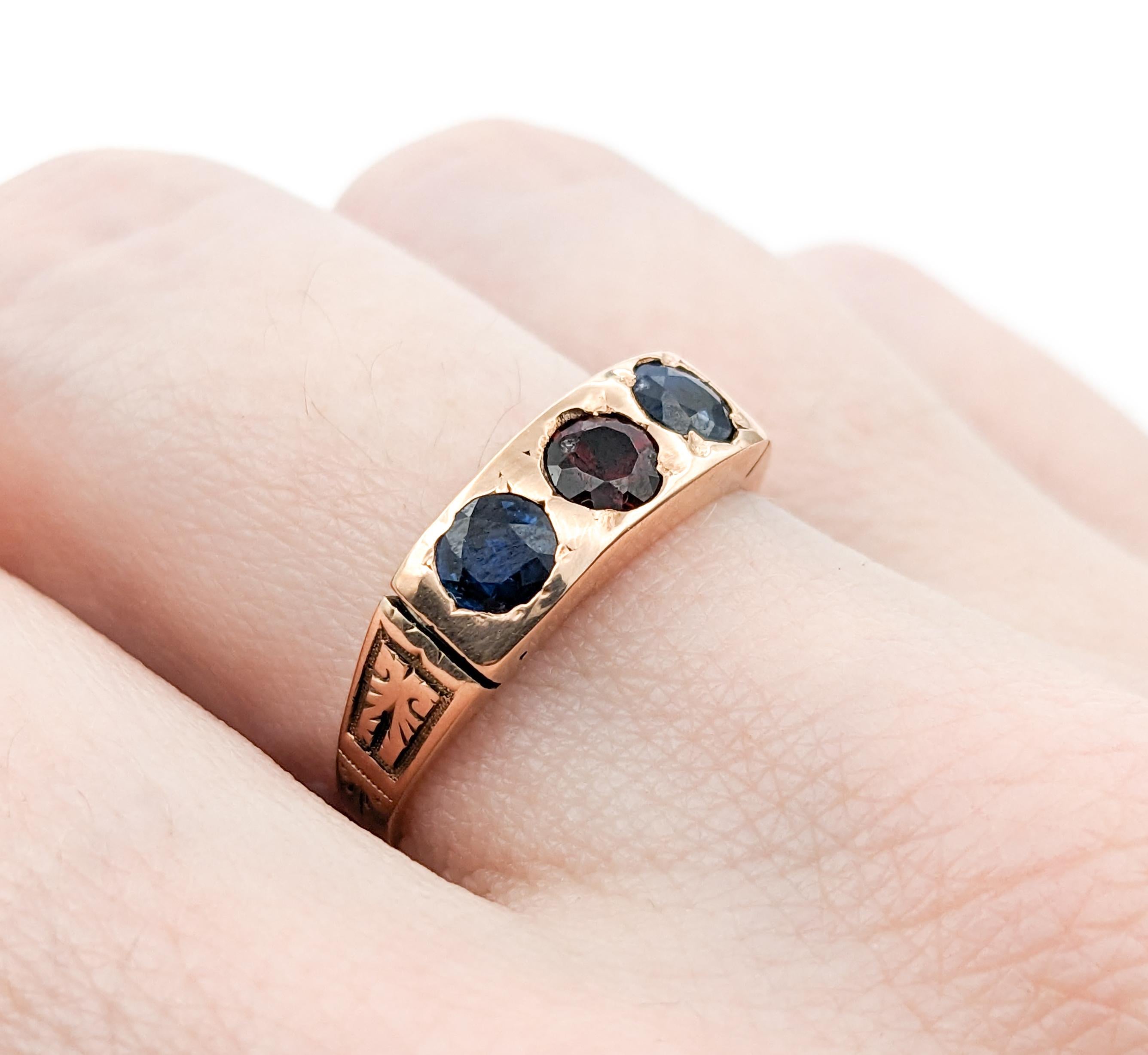 Antique Sapphire & Garnet Ring In Yellow Gold For Sale 4