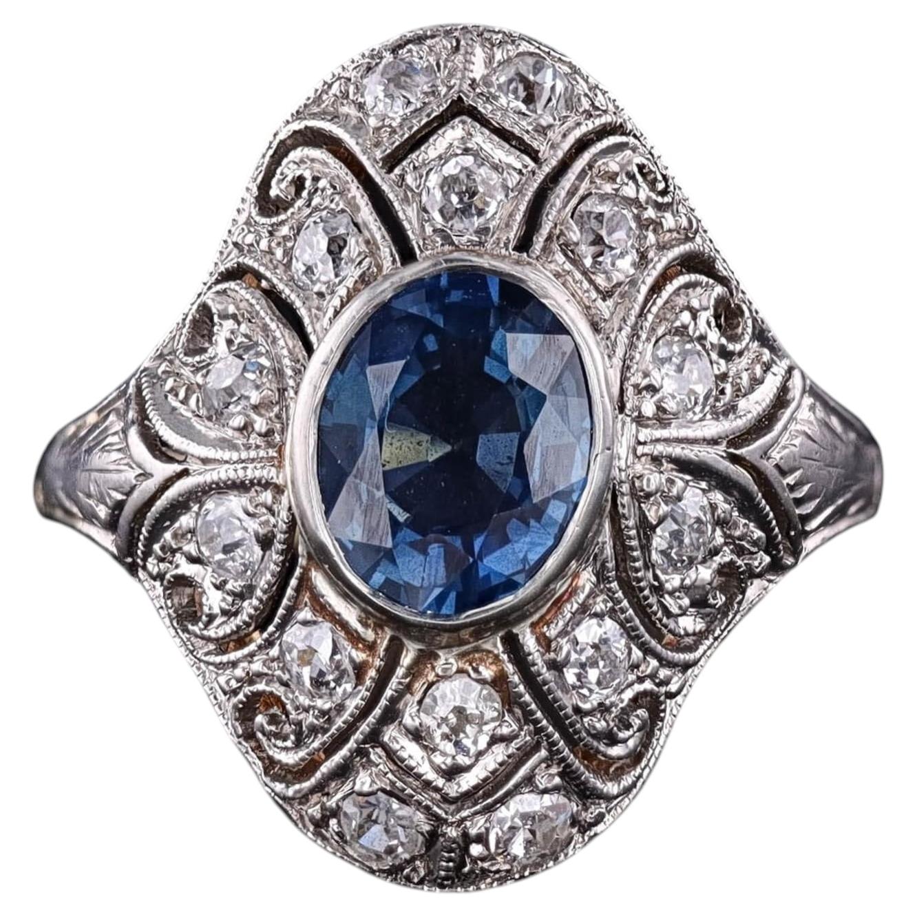 Antiker Saphirring aus Platin mit einer Einfassung aus 15-karätigem Gold, CIRCA 1920