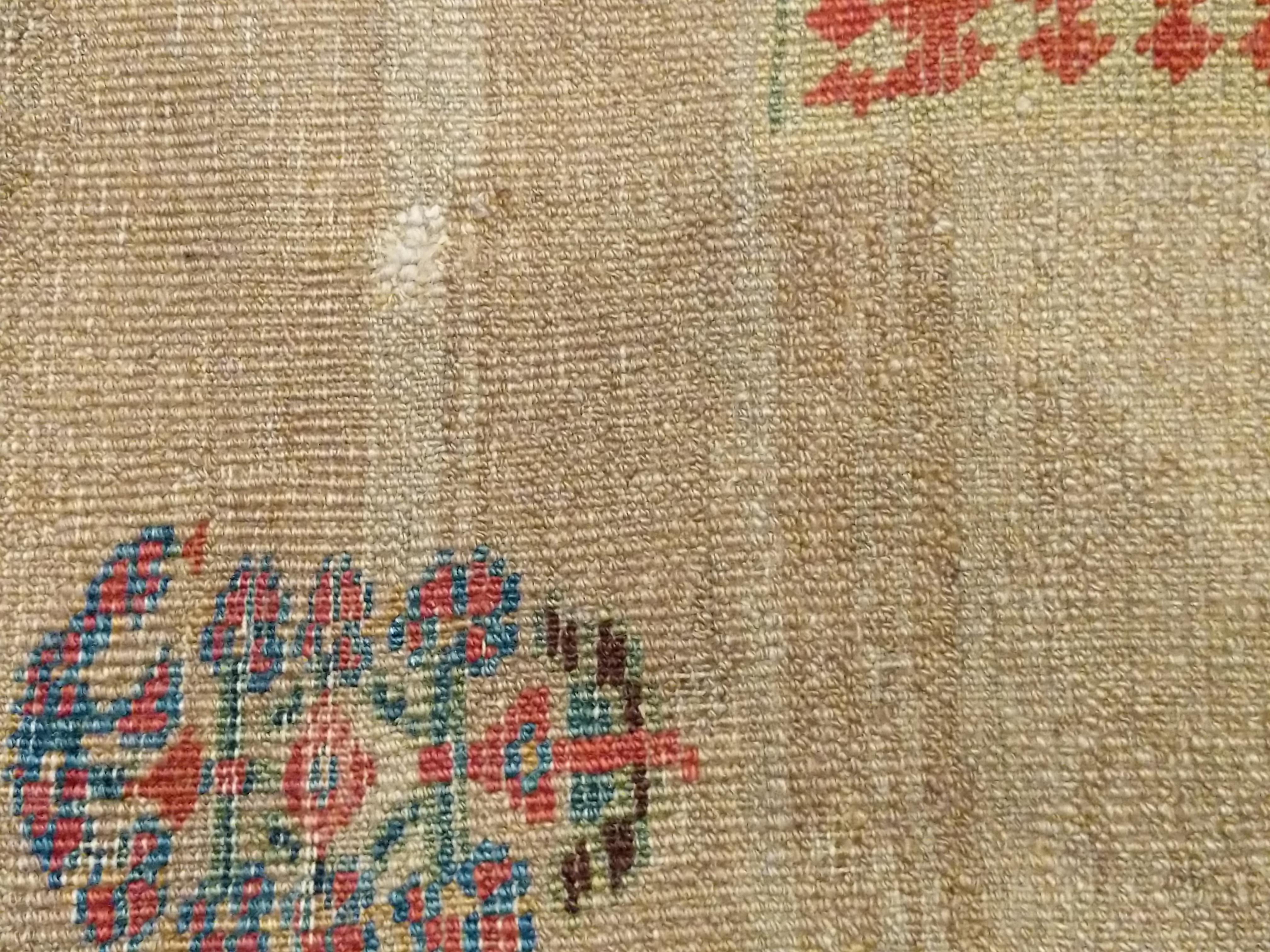 Antiker Sarab Kamelhaar-Teppich mit Paisleys und gepunkteten Motiven im Angebot 6