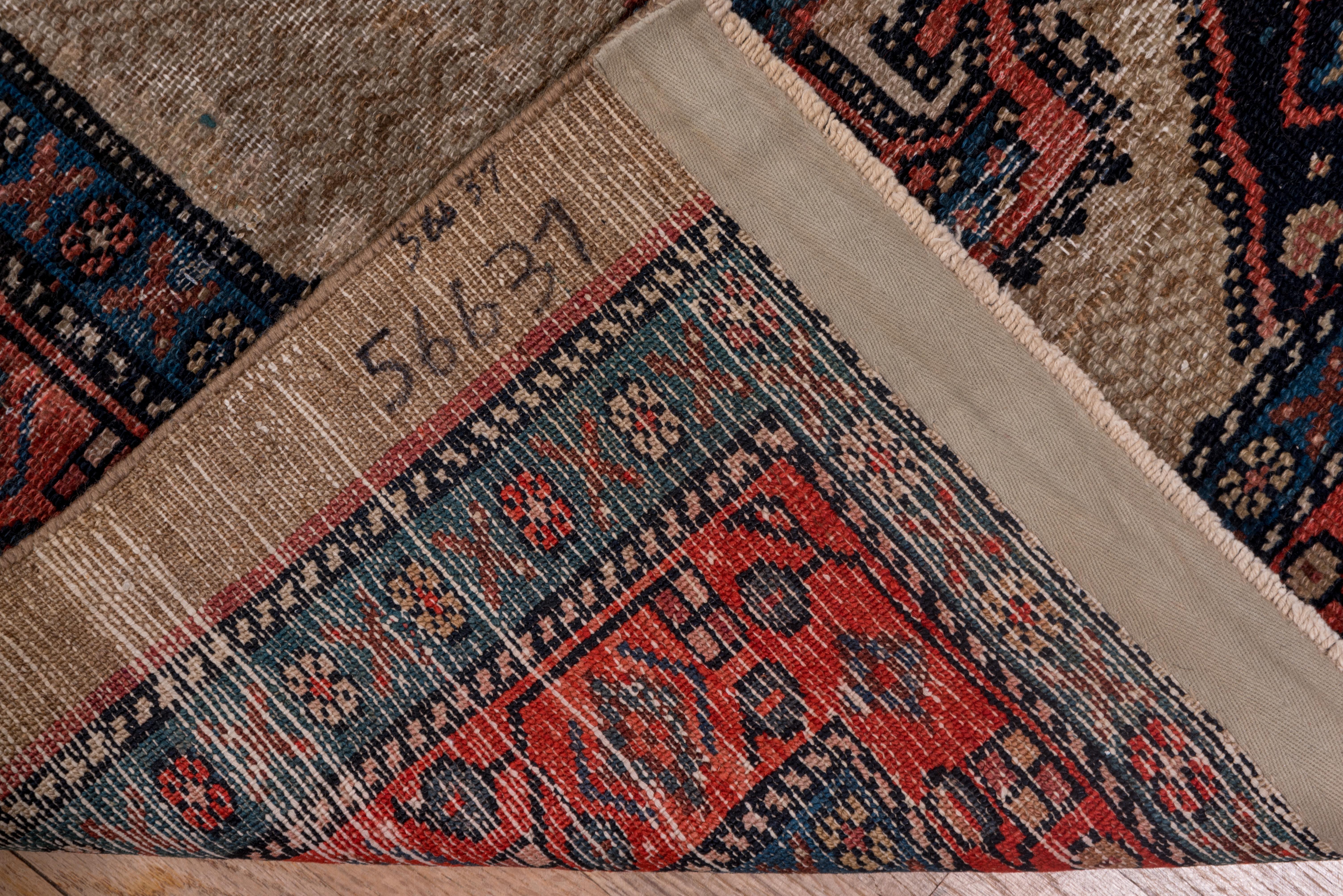 Antique Sarab Runner, circa 1900s In Good Condition For Sale In New York, NY