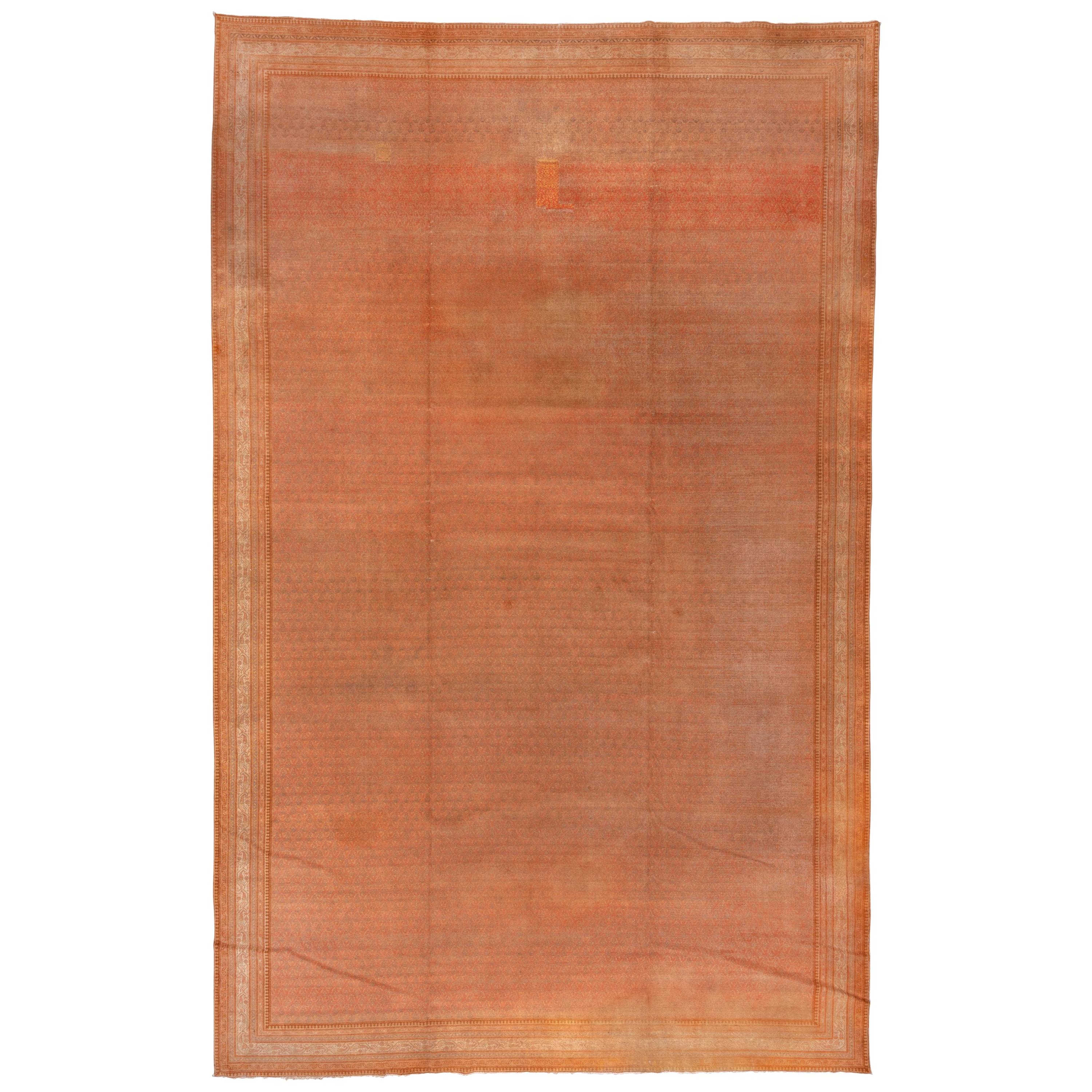 Antiker antiker Teppich im Saraband-Design, Orangetöne, indische Herkunft, ca. 1920er Jahre im Angebot