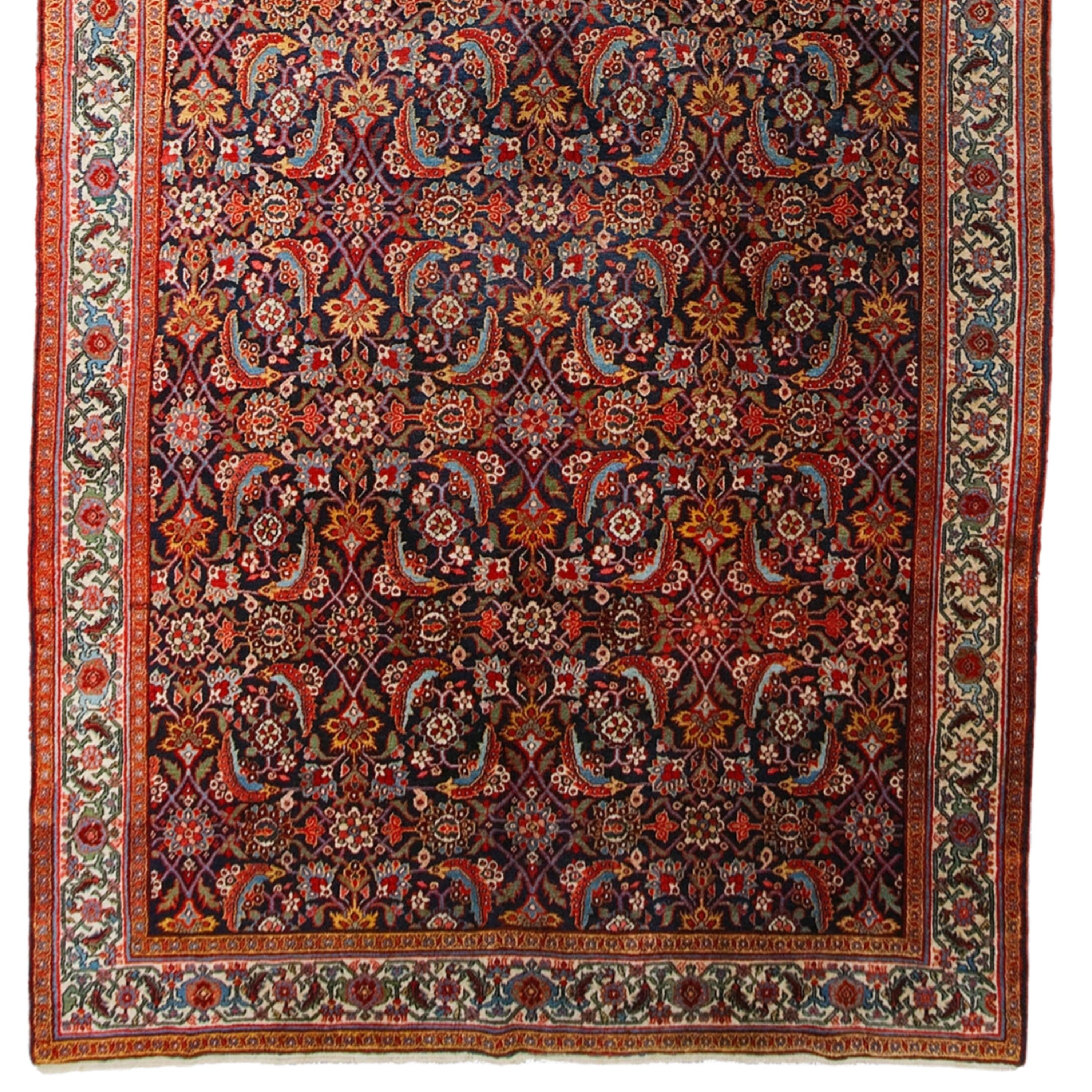 Antique Sarap Carpet - Late of the 19th Century Sarap Rug, Antique Rug In Good Condition For Sale In Sultanahmet, 34