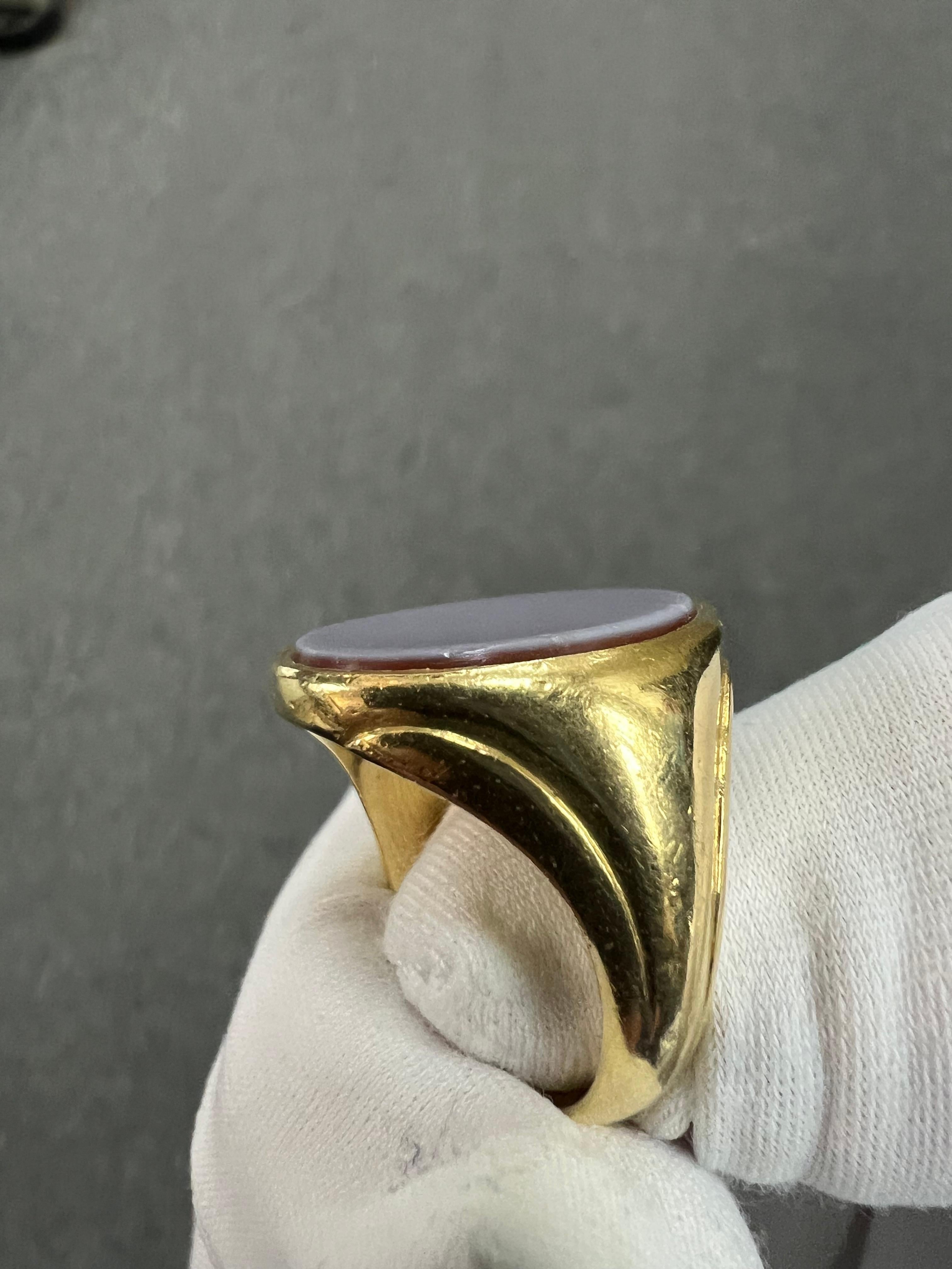 Antique Sardonyx Signet 18k Yellow Gold Ring Circa 1910 For Sale 8
