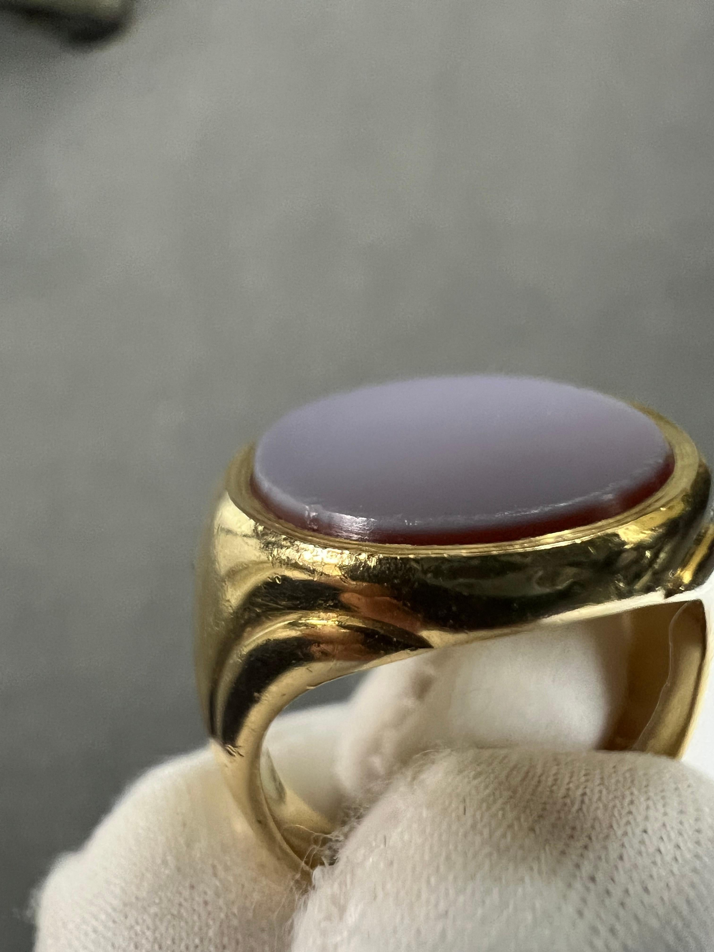 Antique Sardonyx Signet 18k Yellow Gold Ring Circa 1910 For Sale 2