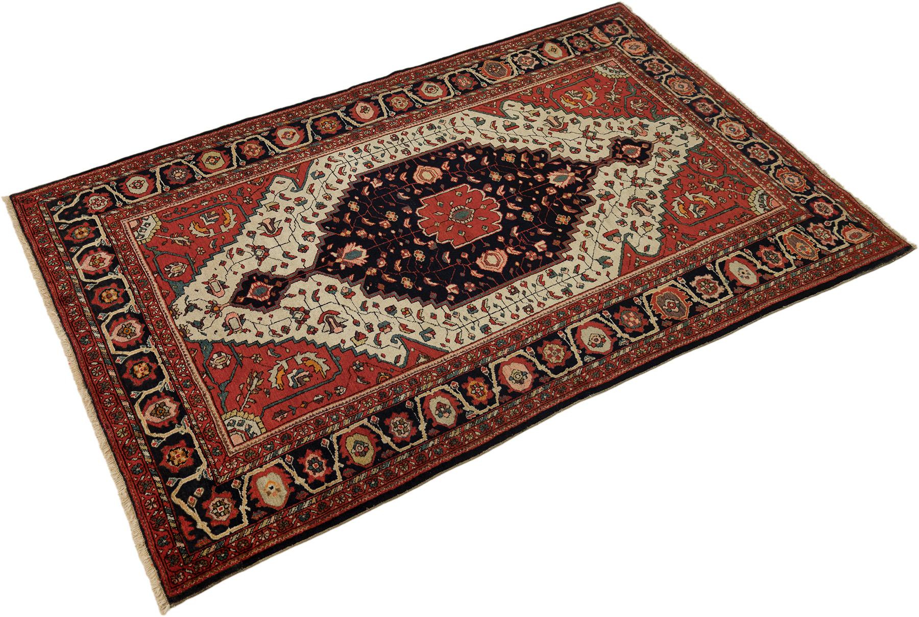 Antiker Sarough Farahan Teppich, handgeknüpft, 6.6x4.2 ft - Rot, Elfenbein & Marine (Persisch) im Angebot