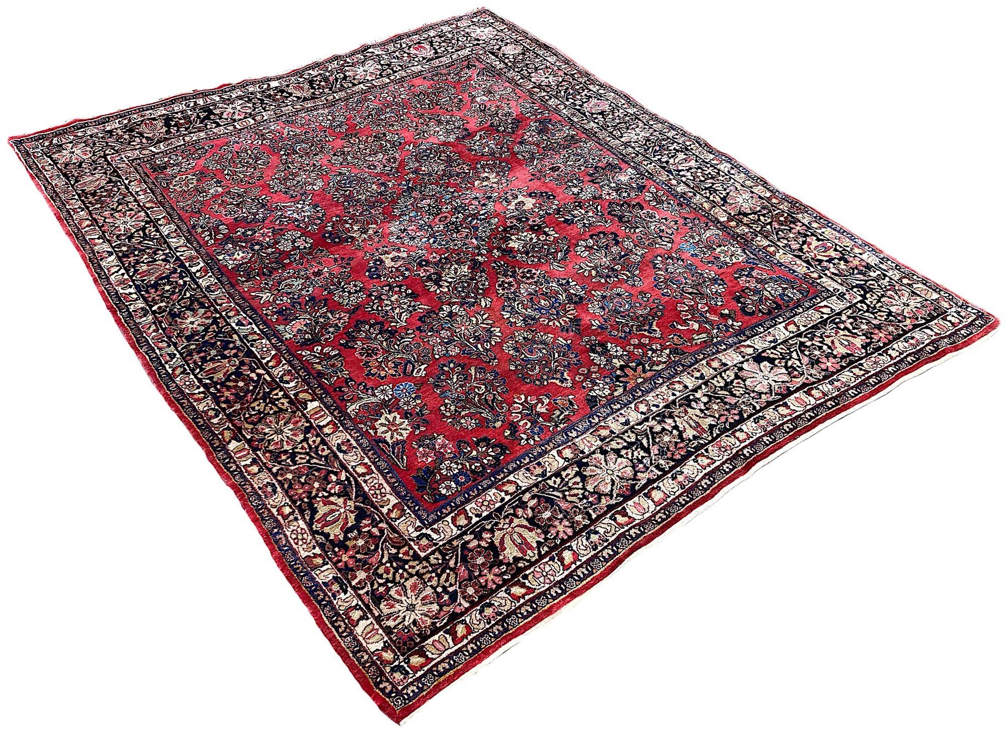 Antique Sarouk Carpet 3.07m x 2.45m In Good Condition For Sale In St. Albans, GB