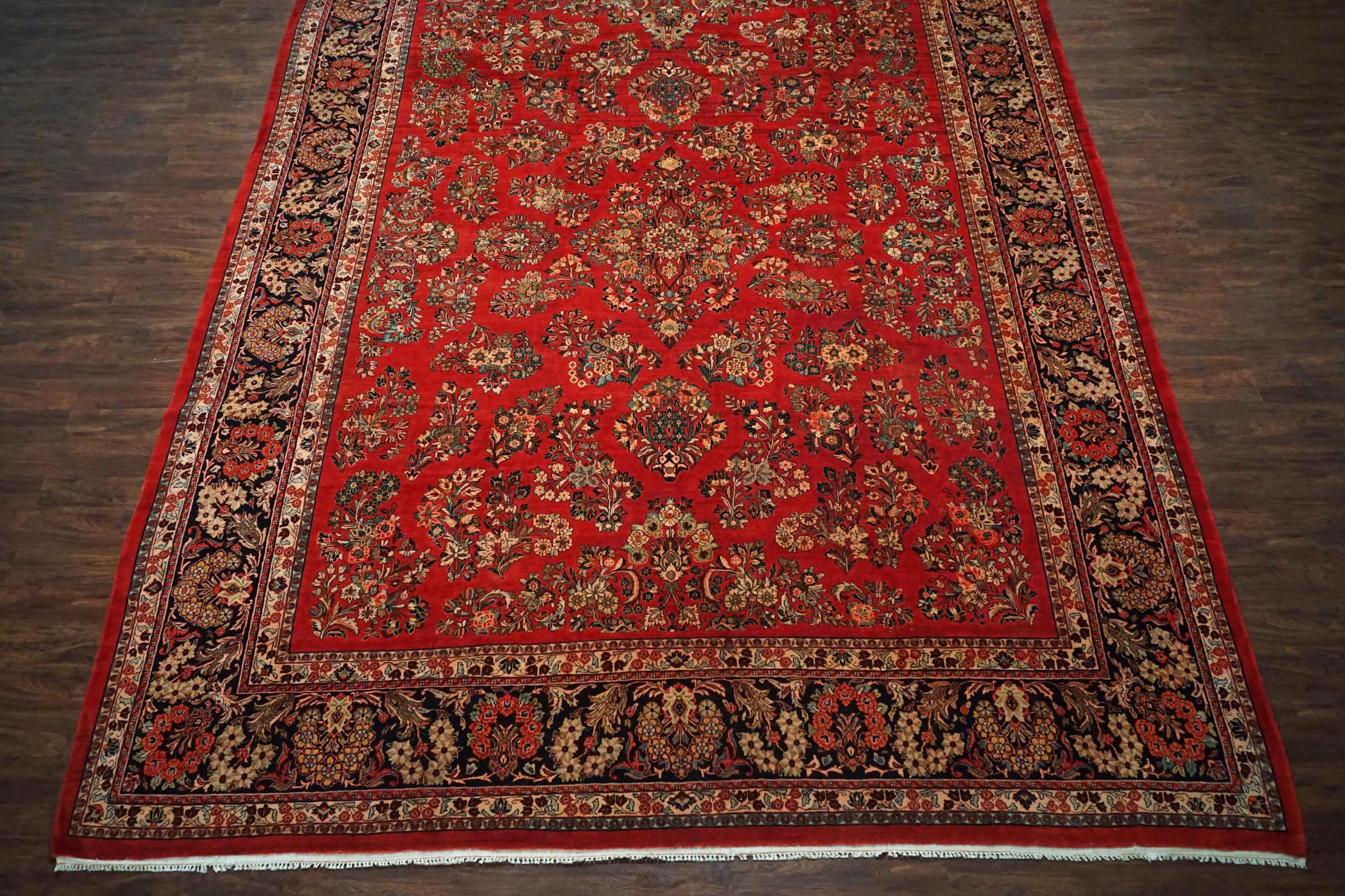 Handgeknüpfter Wollflor auf einem Baumwollgrund.

CIRCA 1920

Abmessungen: 12'8