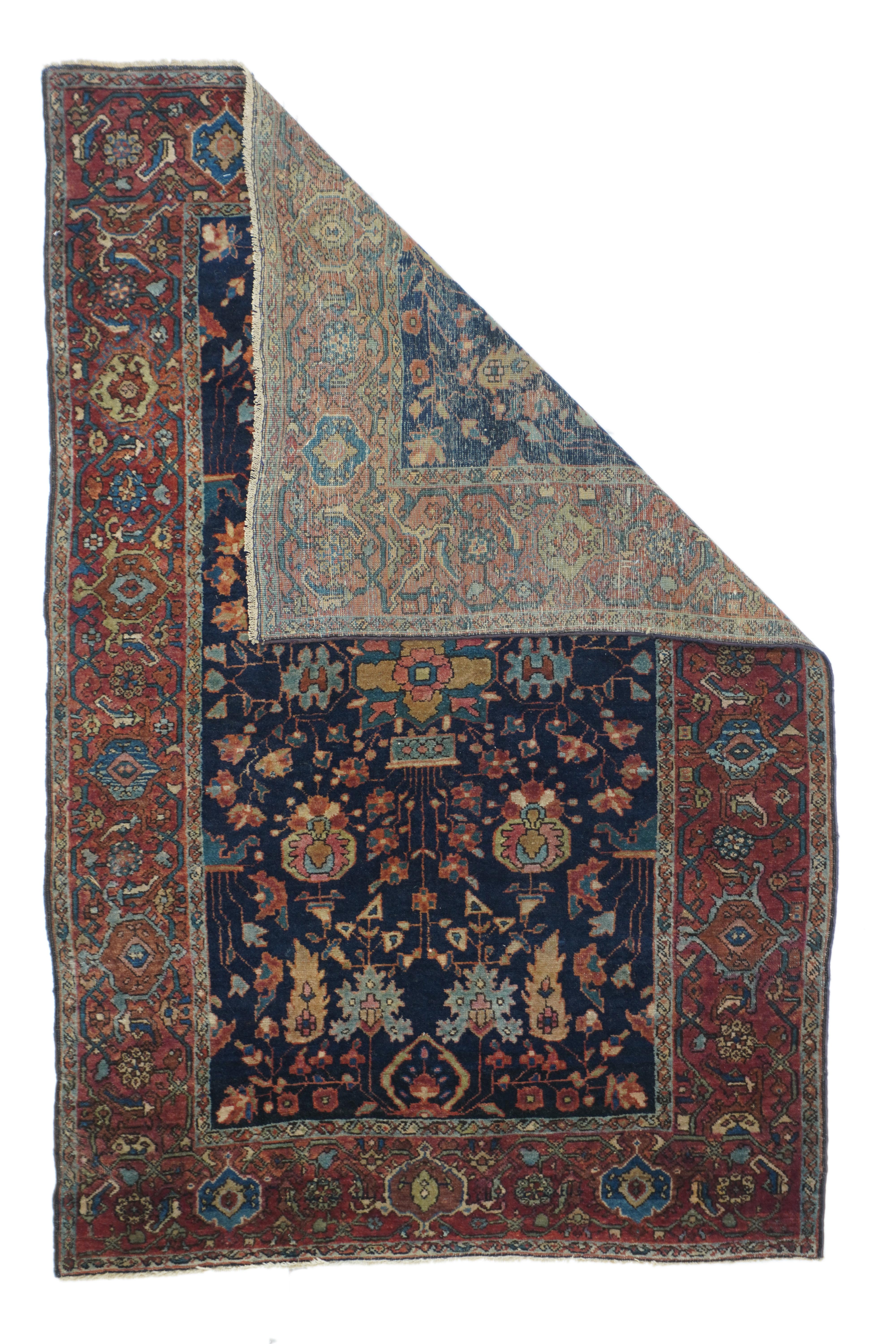 Antique Sarouk Farahan rug, measures : 3'3'' x 4'11''.