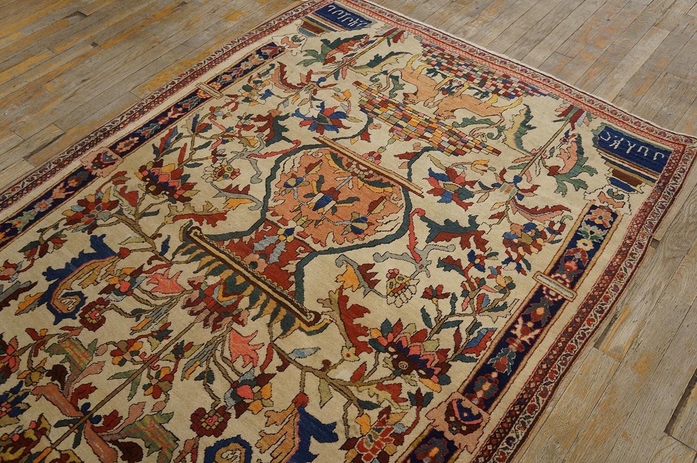 Late 19th Century Persian Sarouk Farahan Carpet ( 4'4'' x 6'9''- 132 x 205 )  For Sale 6