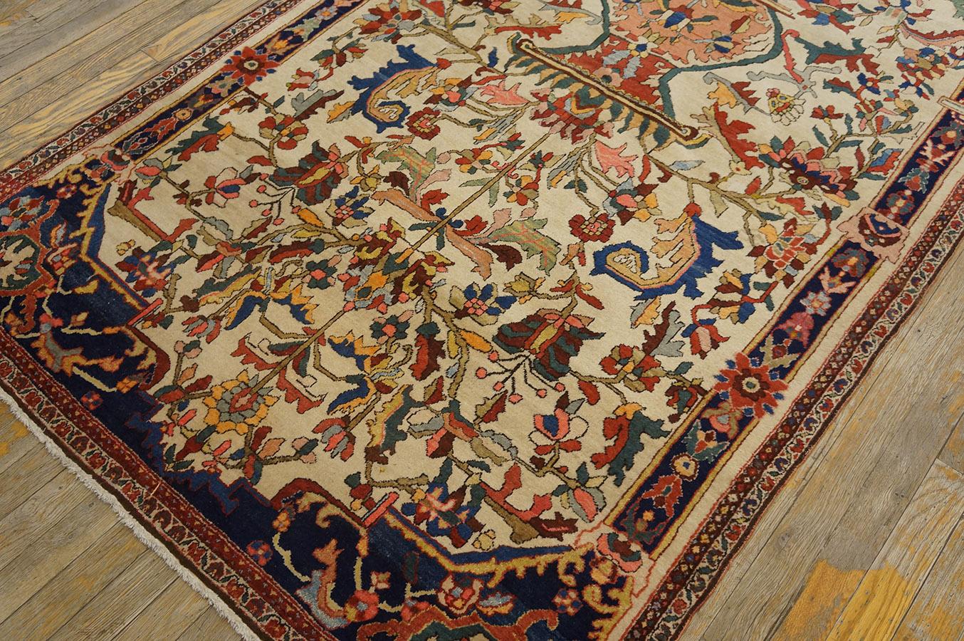 Late 19th Century Persian Sarouk Farahan Carpet ( 4'4'' x 6'9''- 132 x 205 )  For Sale 7