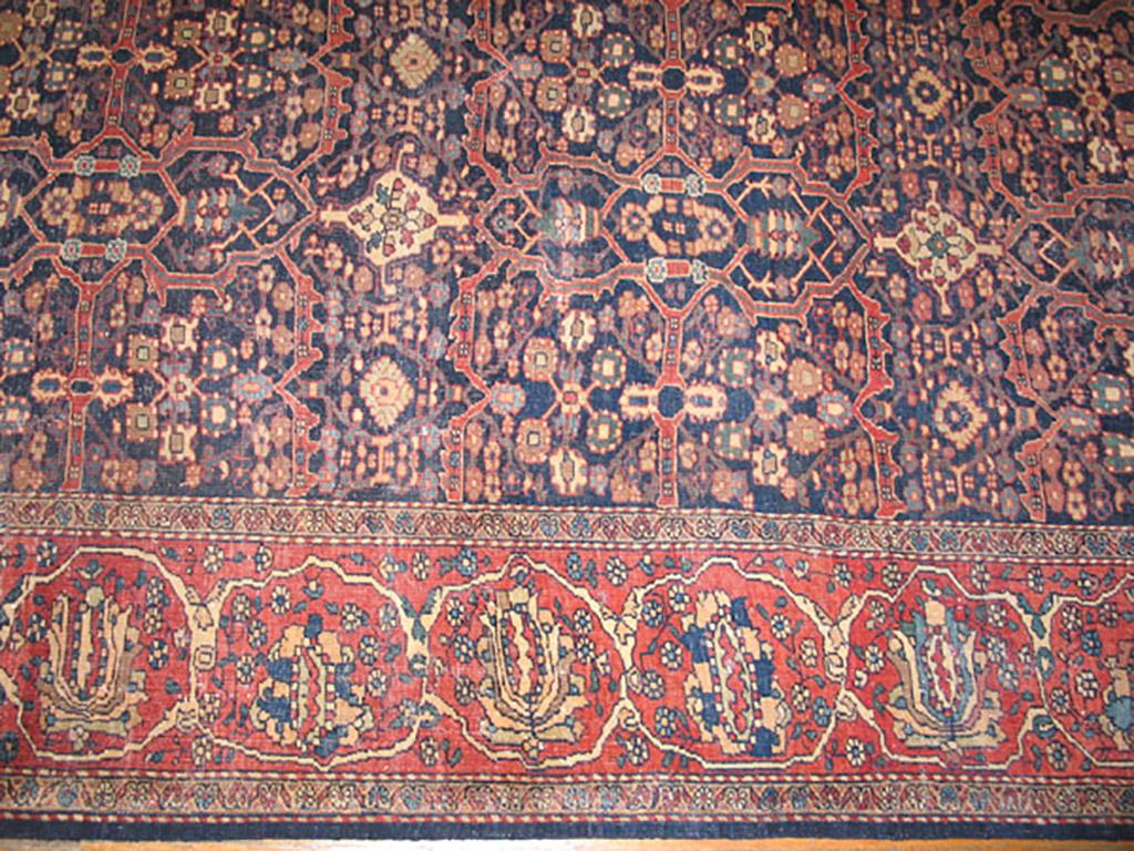 Antiker Sarouk - Farahan-Teppich im Zustand „Gut“ im Angebot in New York, NY
