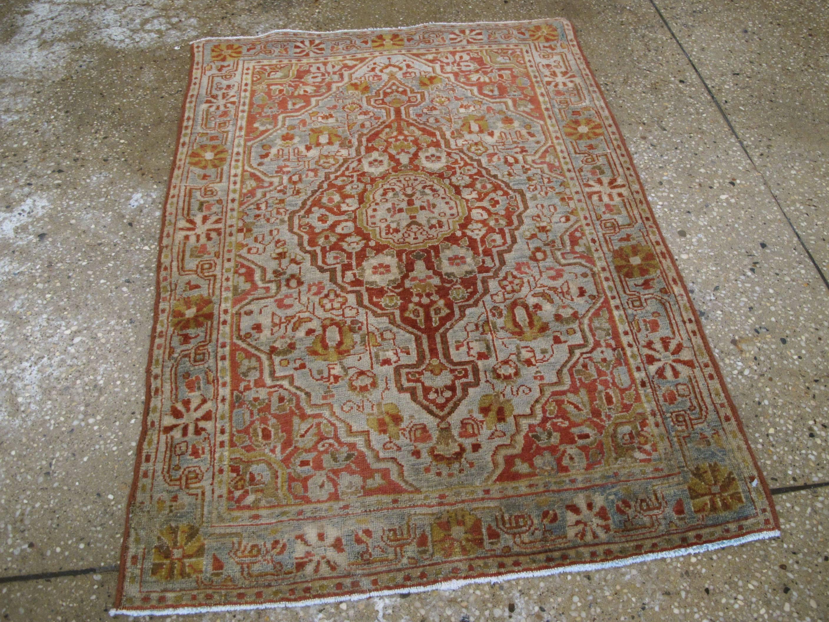 Antiker Sarouk Farahan-Teppich im Zustand „Gut“ im Angebot in New York, NY