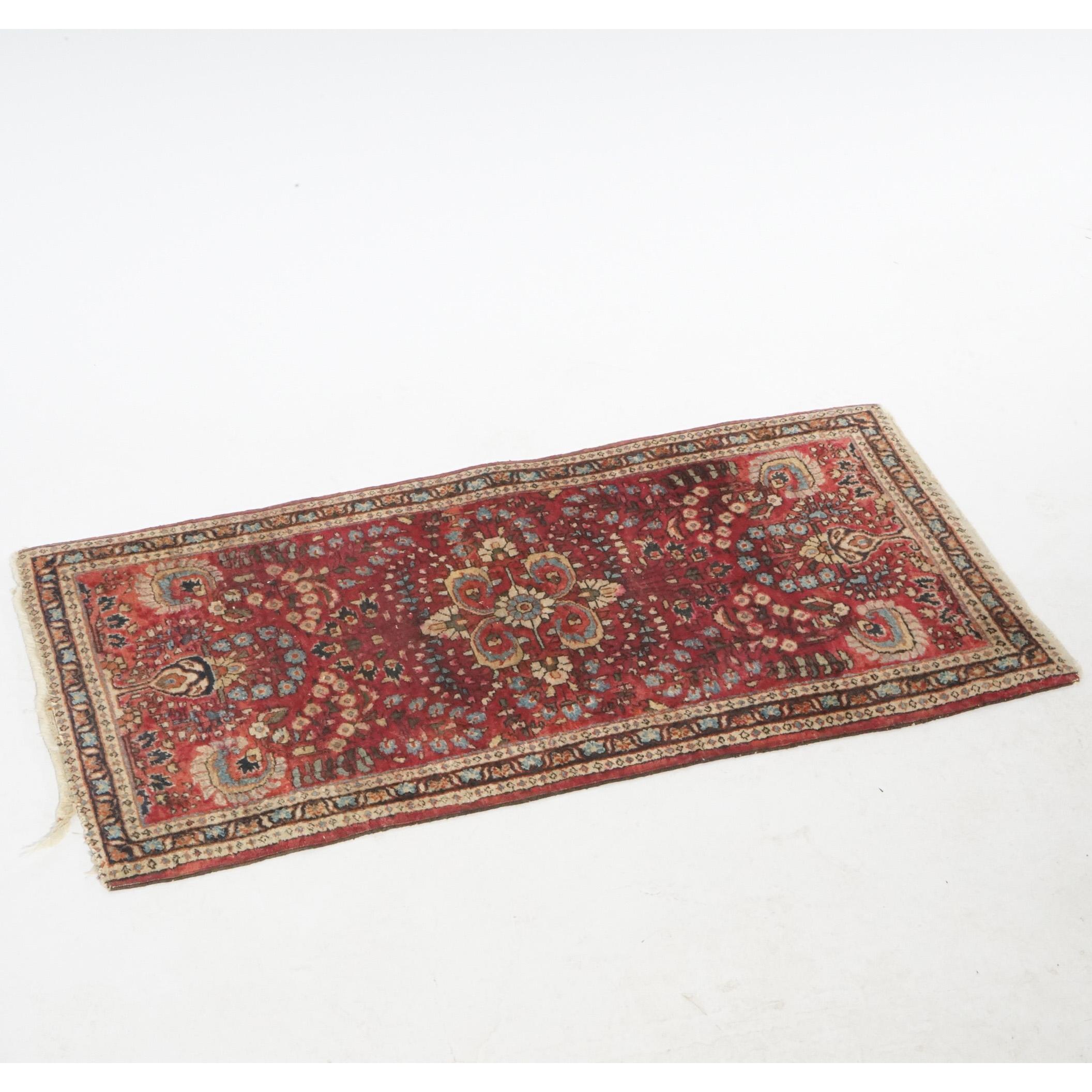 Antique Sarouk Oriental Wool Rug, circa 1930 In Good Condition For Sale In Big Flats, NY