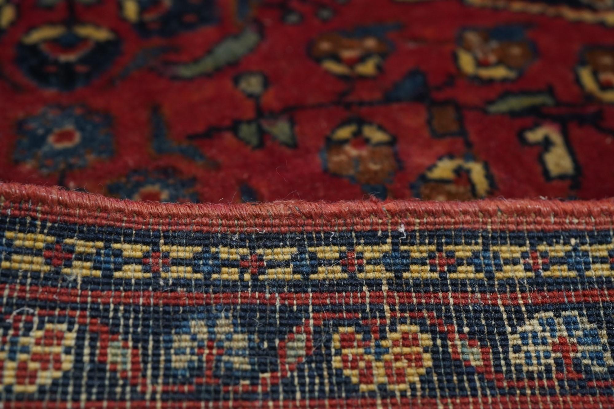 Antique Sarouk Rug  For Sale 6