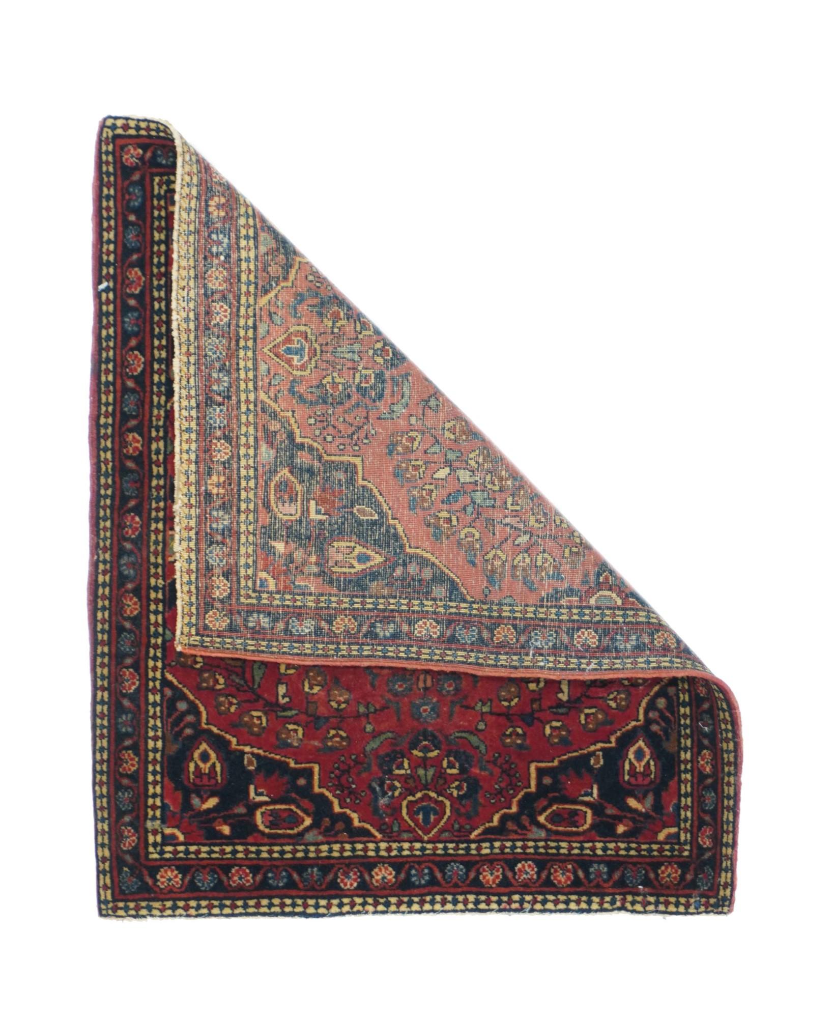 Antique Sarouk rug, measures : 1'11'' x 2'4''. Transitioning from Farahan Sarouk to 