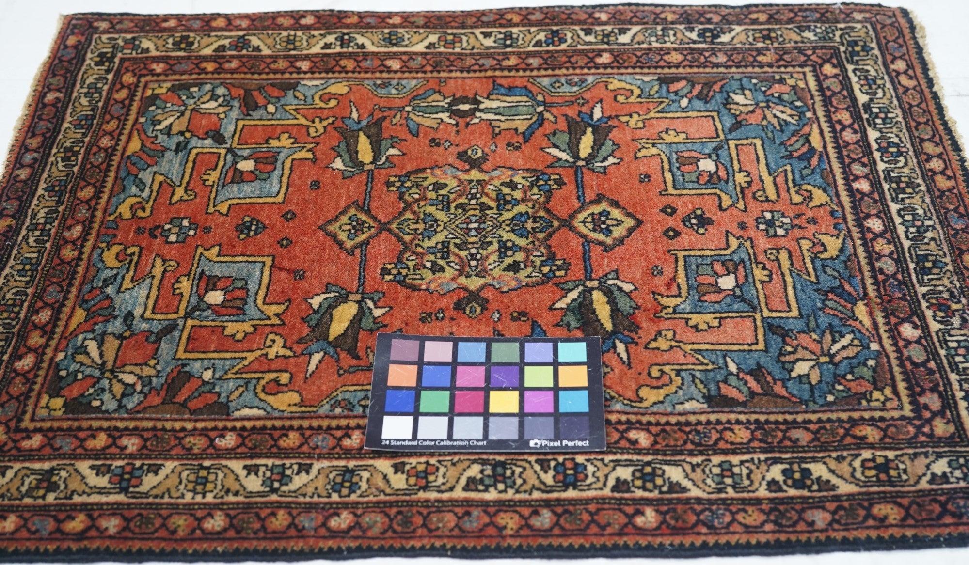 Antiker Sarouk-Teppich 1'11'' x 2'6'' (19. Jahrhundert) im Angebot