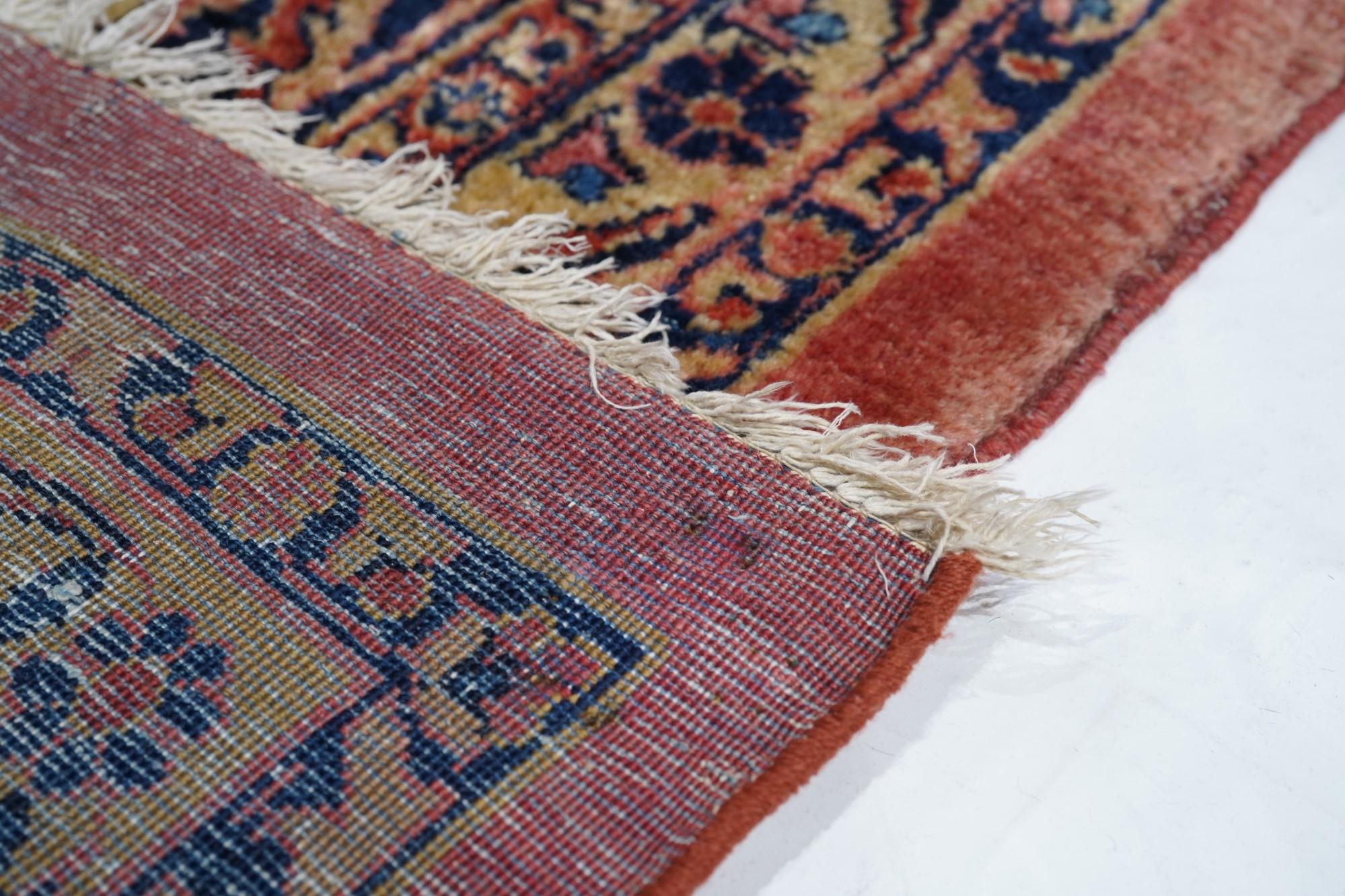 Antique Sarouk Rug For Sale 5