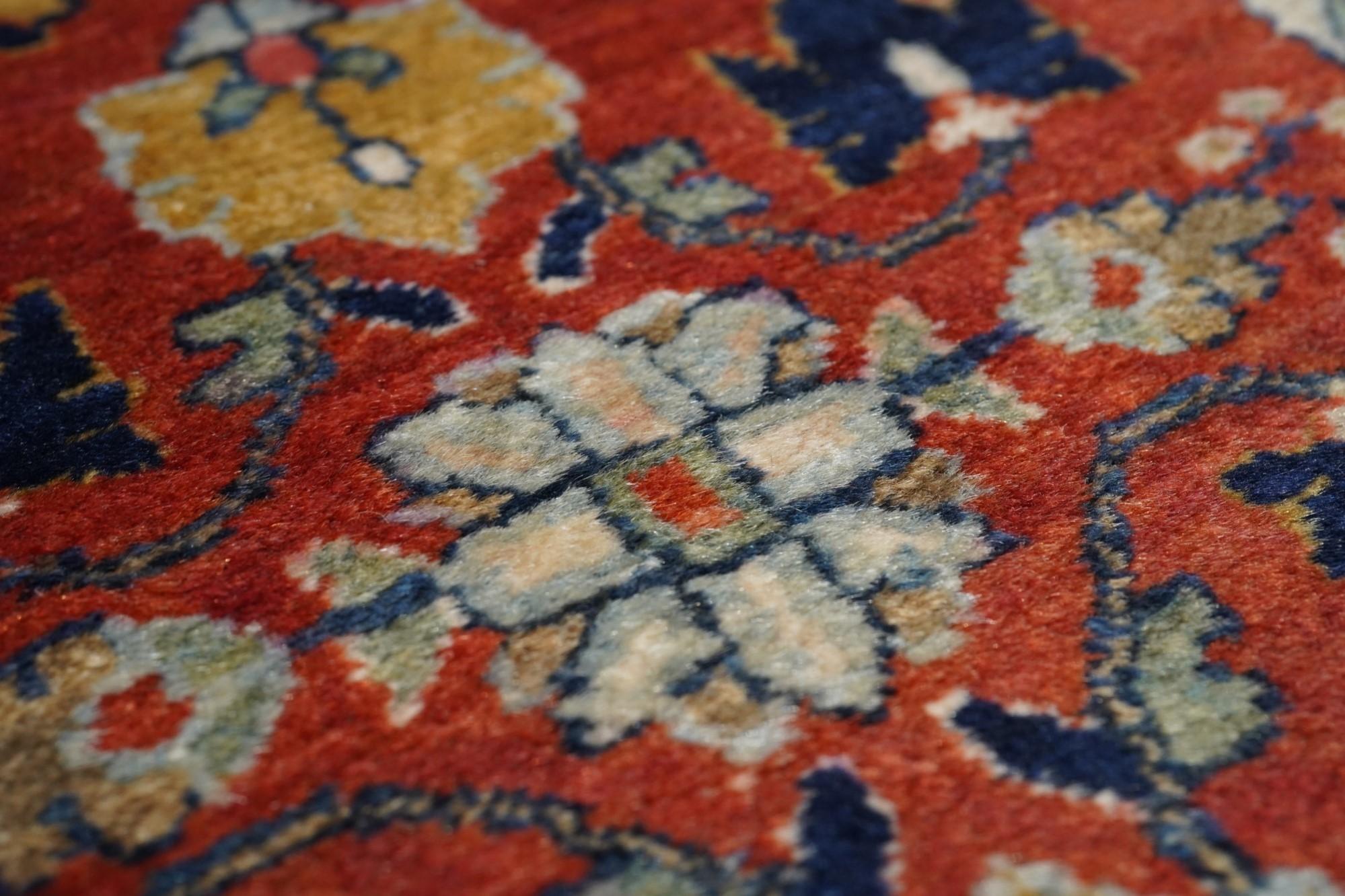 Antique Sarouk Rug For Sale 2