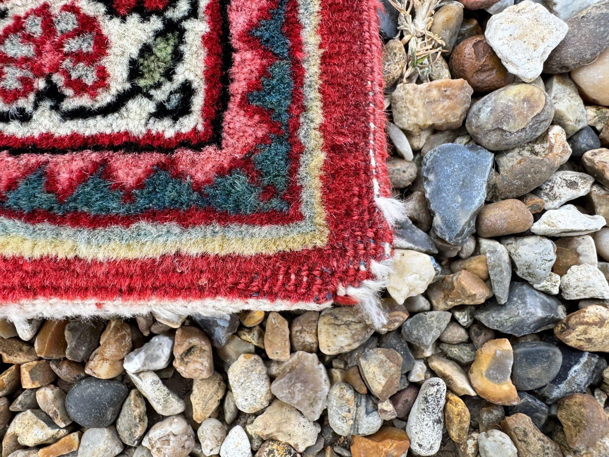 Antiker Sarouk-Teppich 1,94m x 1,28m im Angebot 13