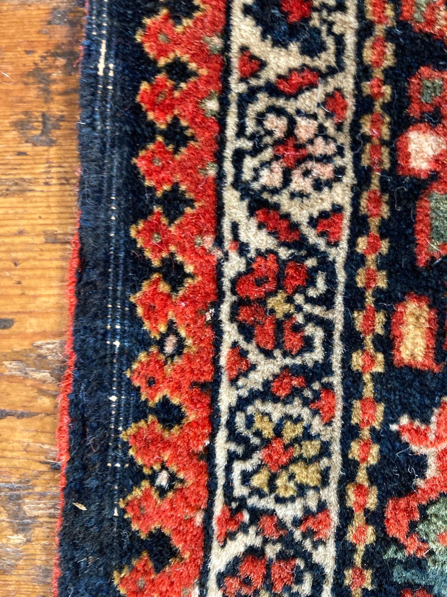 Antique Sarouk Rug For Sale 10